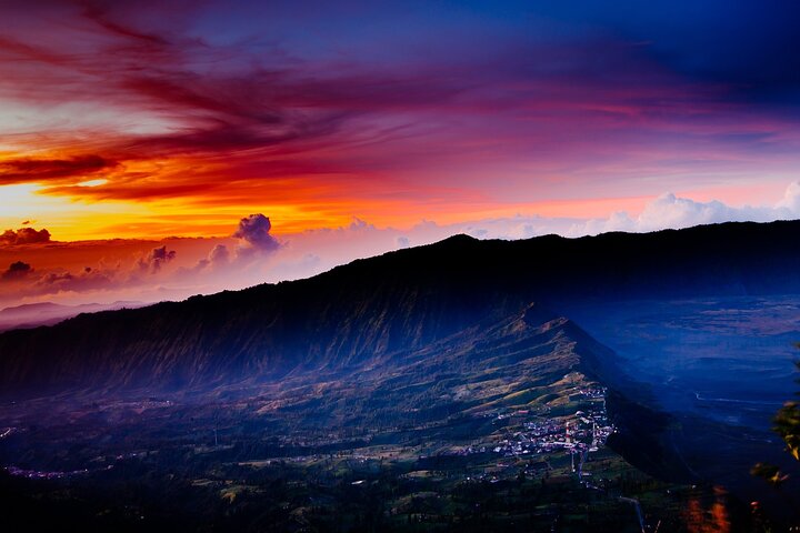 5 Days Borobudur, Prambanan, Tumpaksewu, Bromo, Ijen Tour to Bali