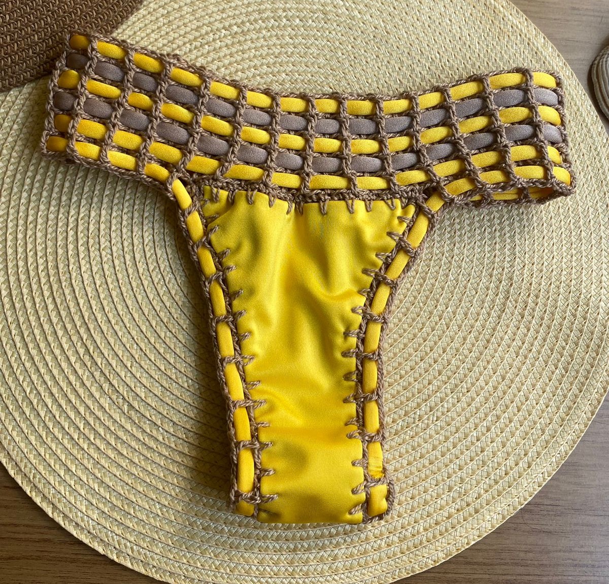 Biquini Yellow Shine Top Cinturada 