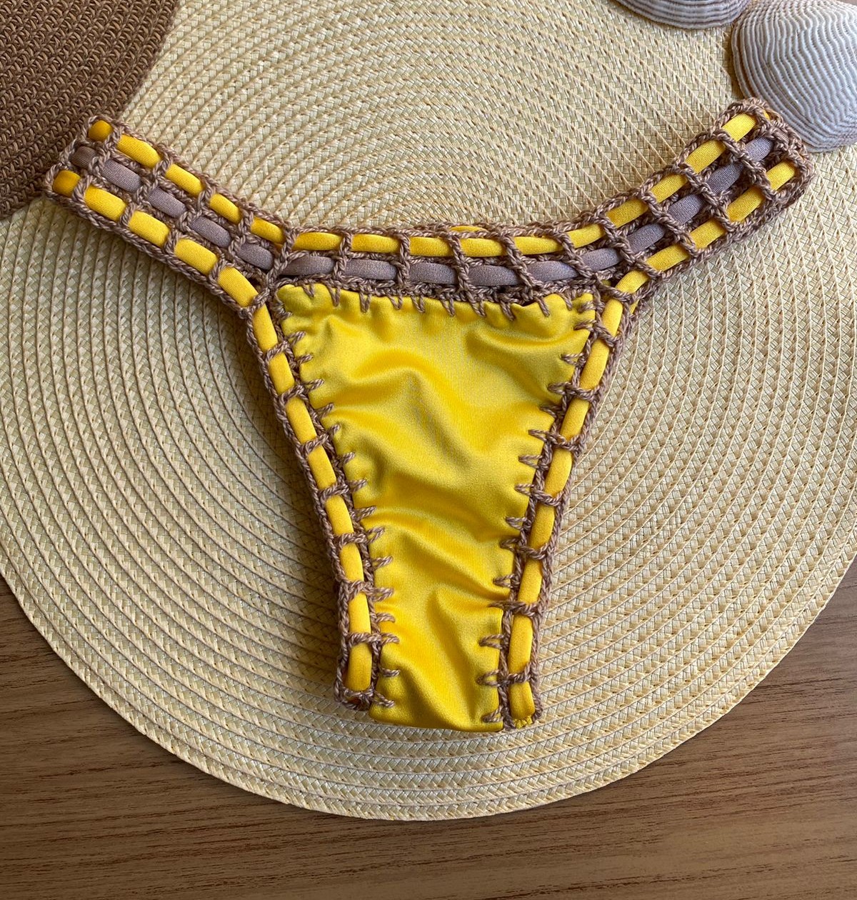 Calcinha Tradicional Yellow Shine 