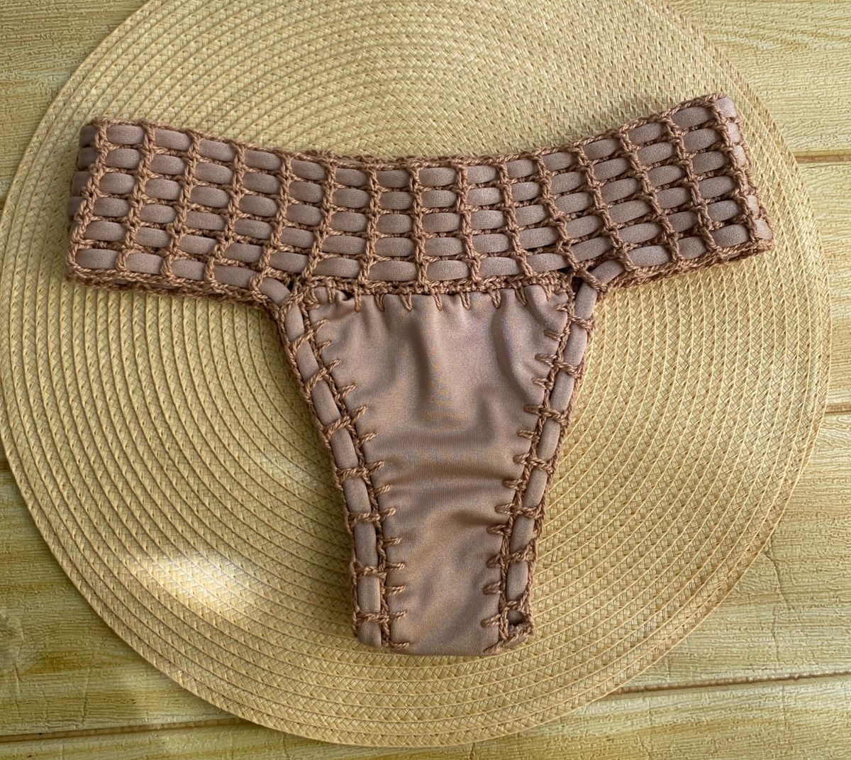 Calcinha Cinturada Amêndoa 