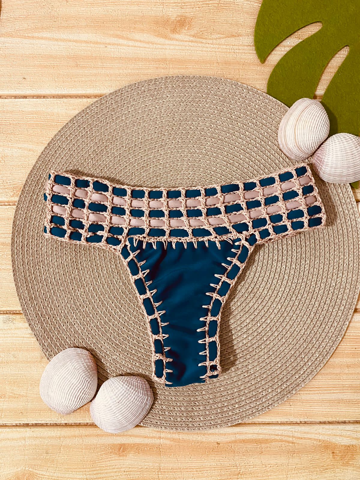 011-  Petróleo Nude Cinturado 