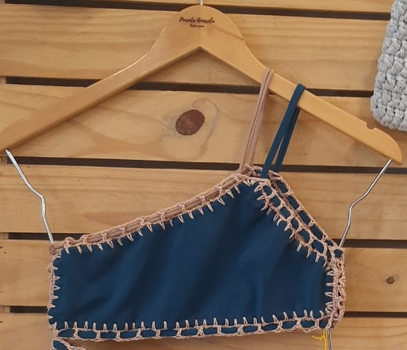 011-  Petróleo Nude Cinturado 