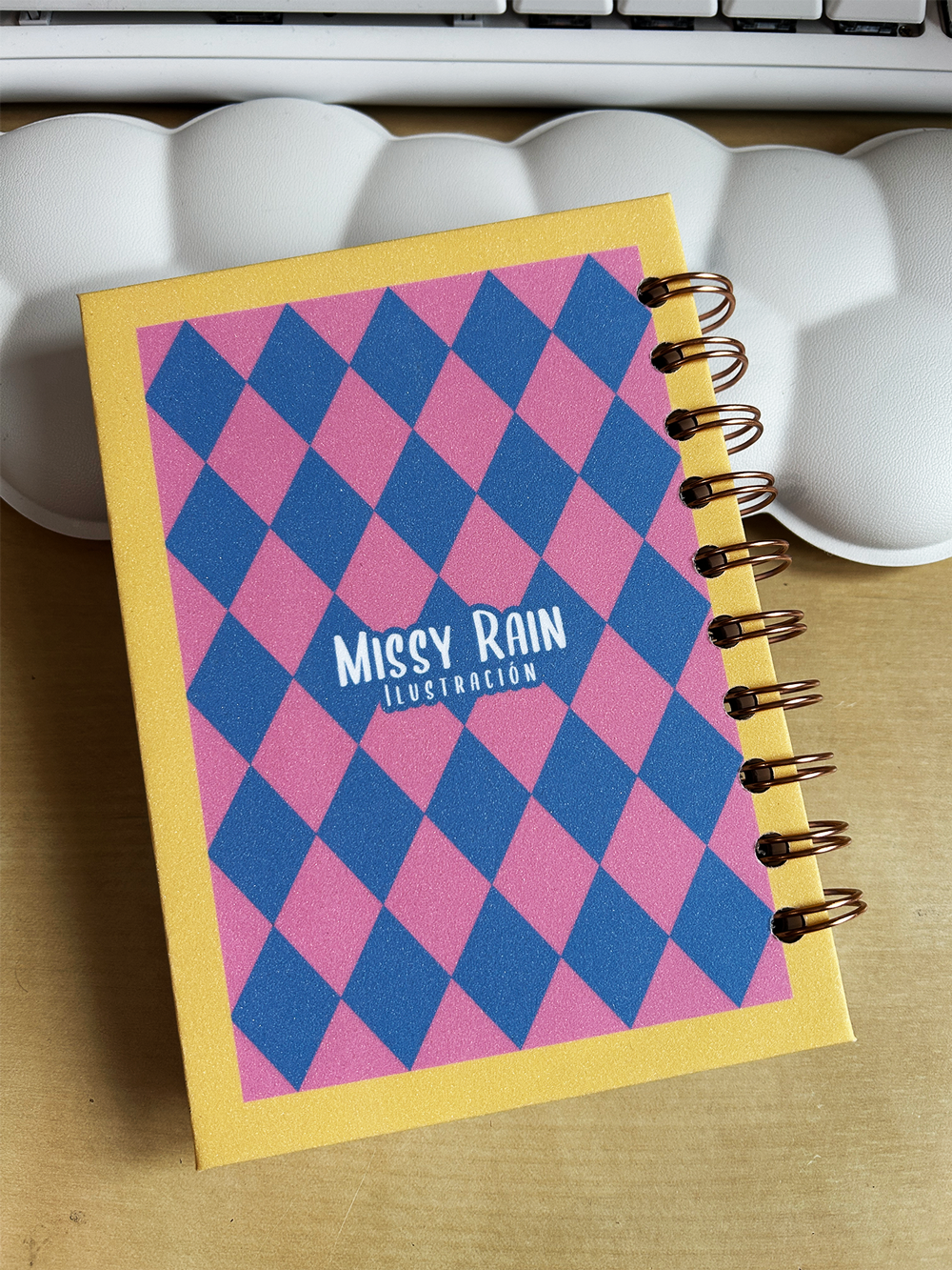 ✦ 𝗖𝗮𝗹𝗰𝗶𝗳𝗲𝗿 𝗚𝗹𝗶𝘁𝘁𝗲𝗿 ✦ Libreta A6