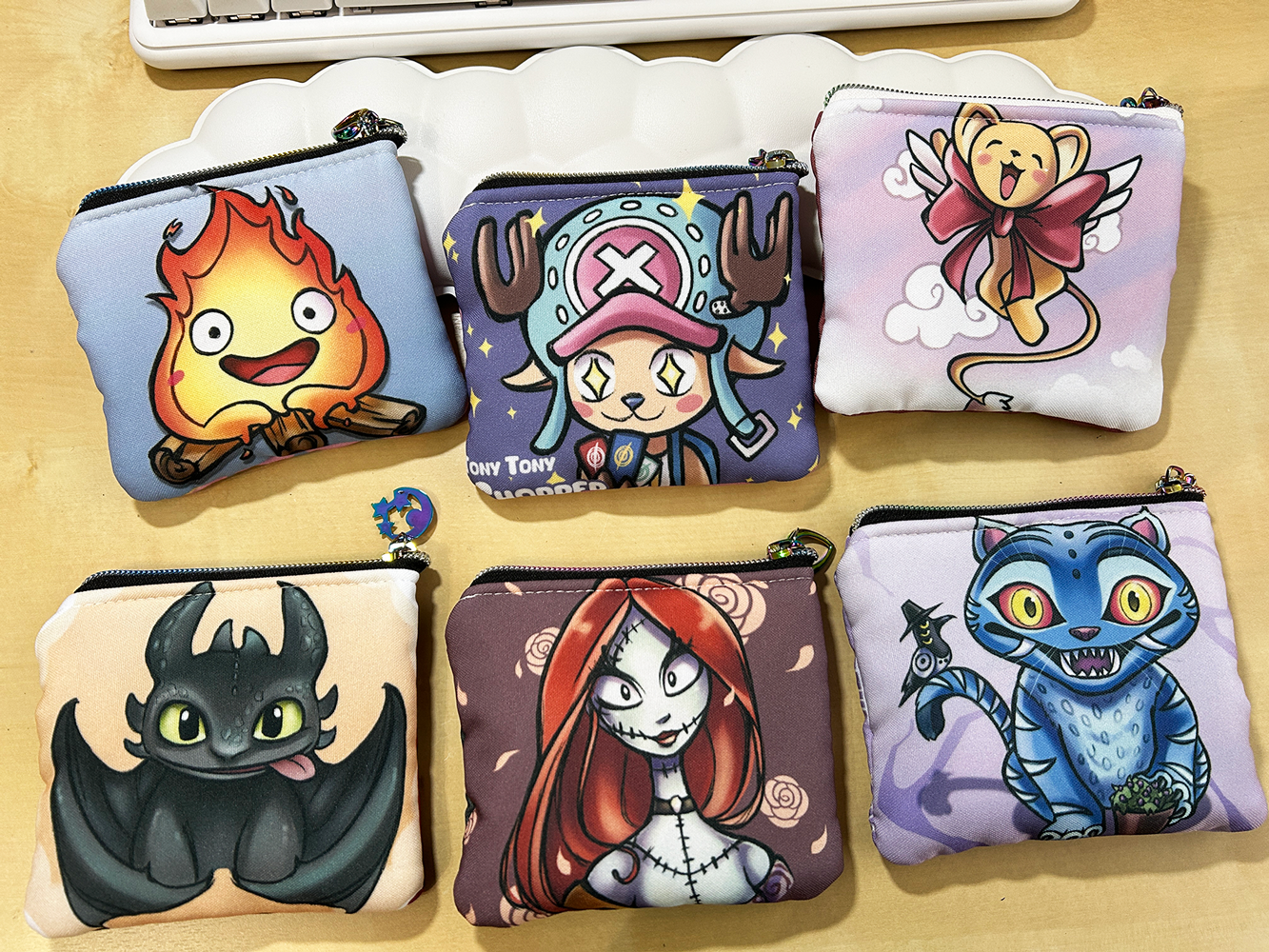 𝗠𝗼𝗻𝗲𝗱𝗲𝗿𝗼 𝗔𝗰𝗼𝗹𝗰𝗵𝗮𝗱𝗼 (cremallera iridiscente + forro acolchado)