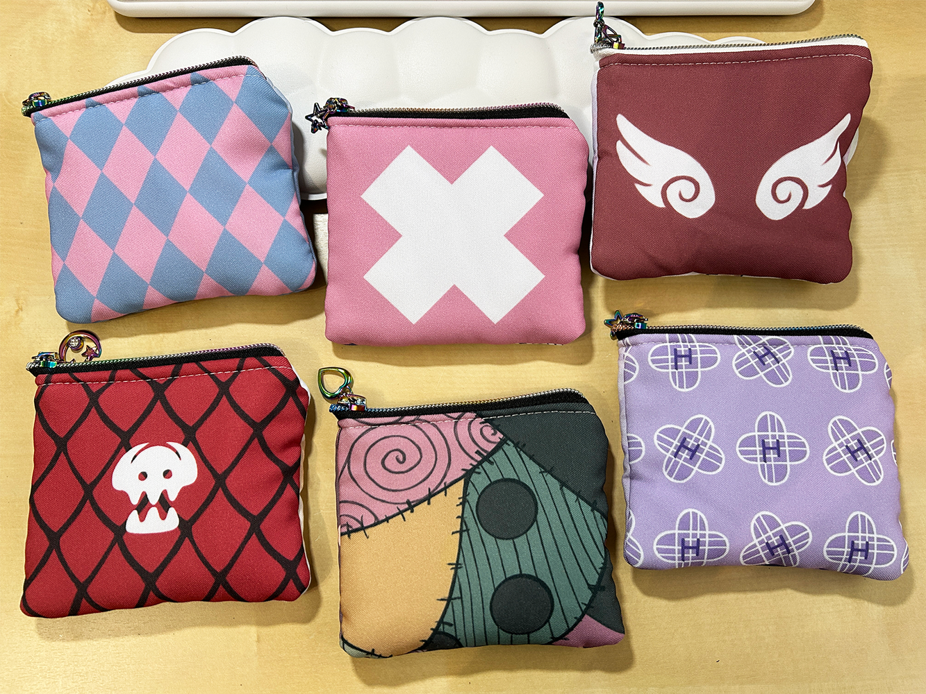 𝗠𝗼𝗻𝗲𝗱𝗲𝗿𝗼 𝗔𝗰𝗼𝗹𝗰𝗵𝗮𝗱𝗼 (cremallera iridiscente + forro acolchado)