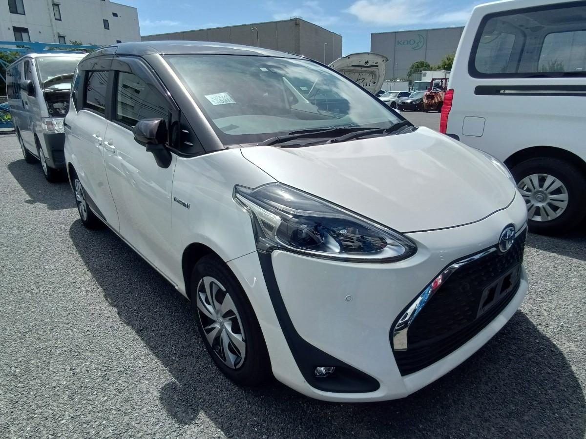 Toyota Sienta Hybrid