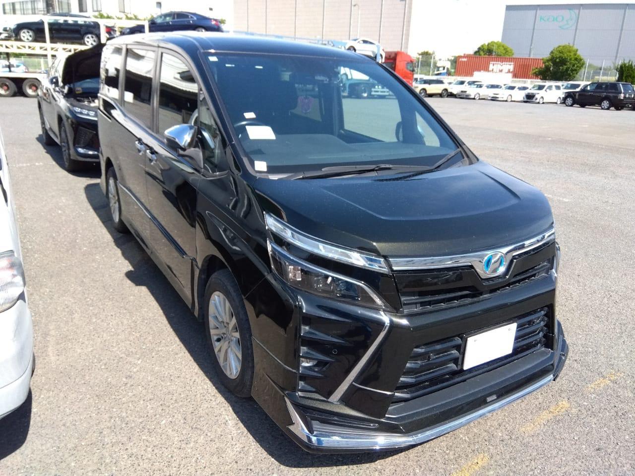 Toyota Voxy Hybrid