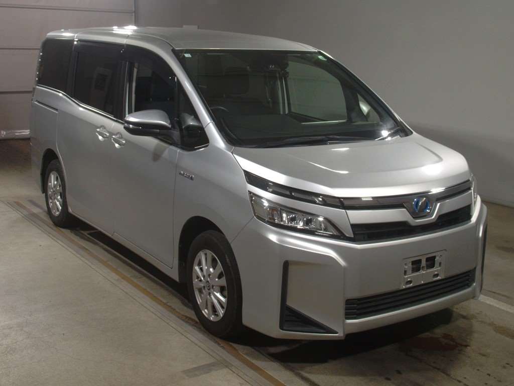 Toyota Voxy Hybrid