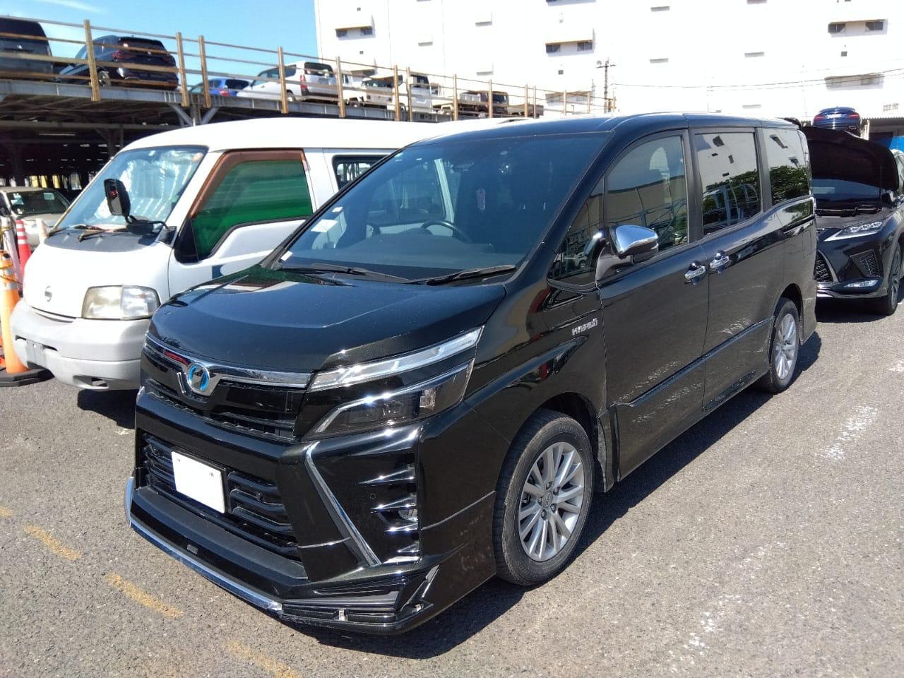 Toyota Voxy Hybrid