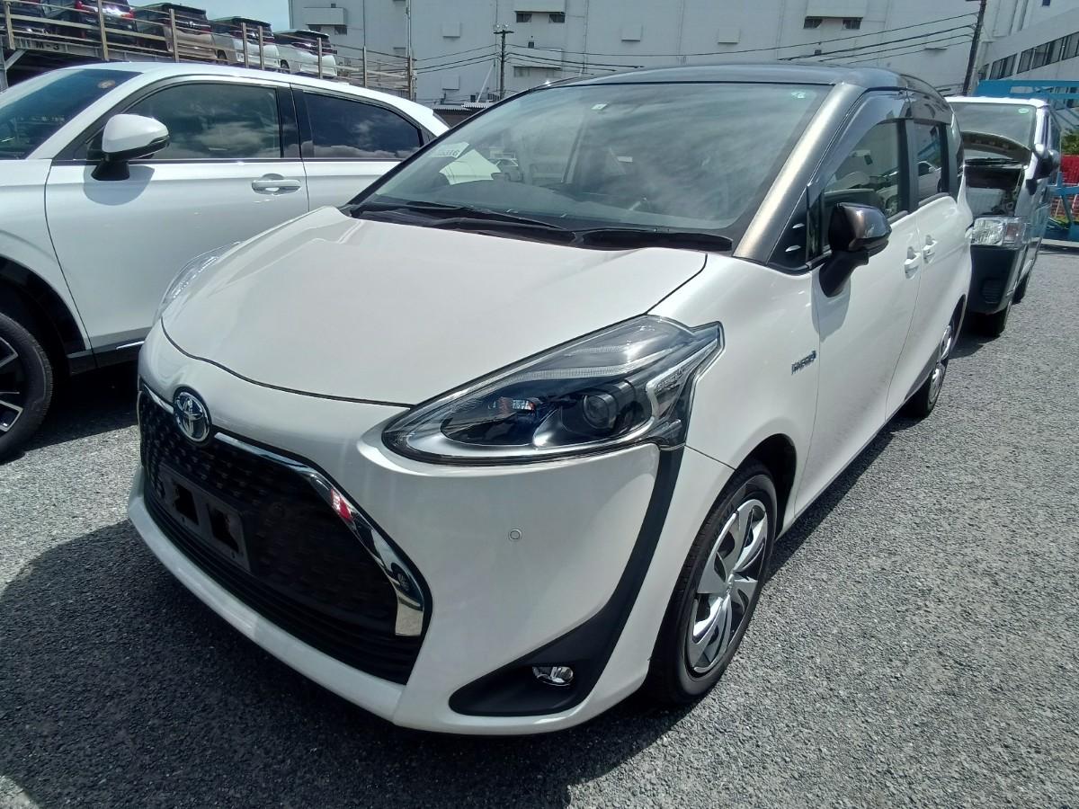 Toyota Sienta Hybrid