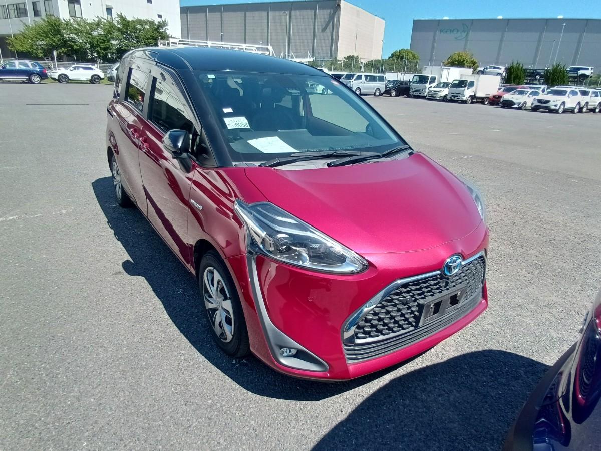 Toyota Sienta Hybrid