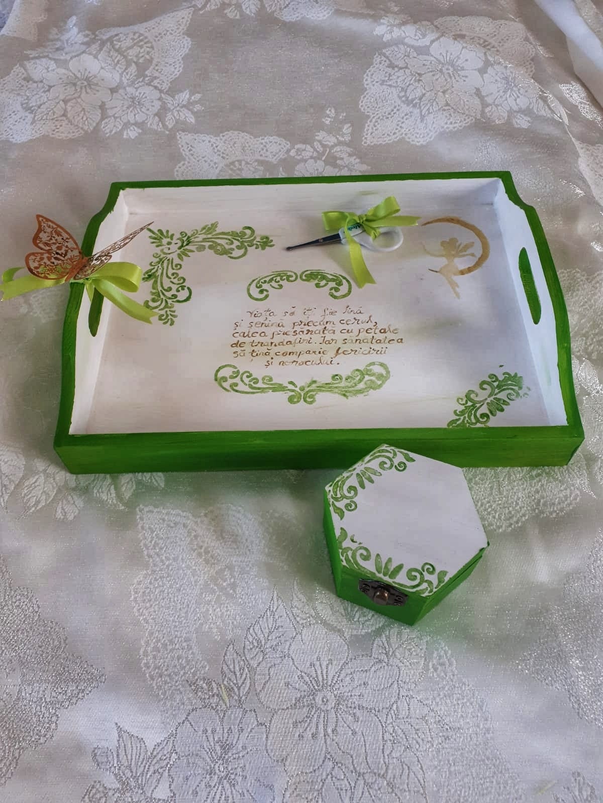 Set zum ersten Jahrestag