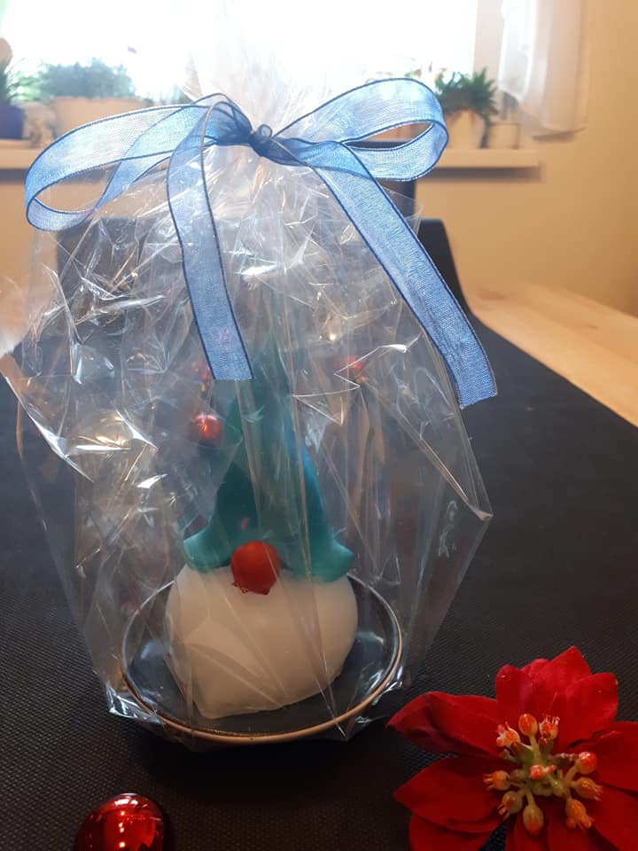 Weihnachtskerze im Wichtel-Design