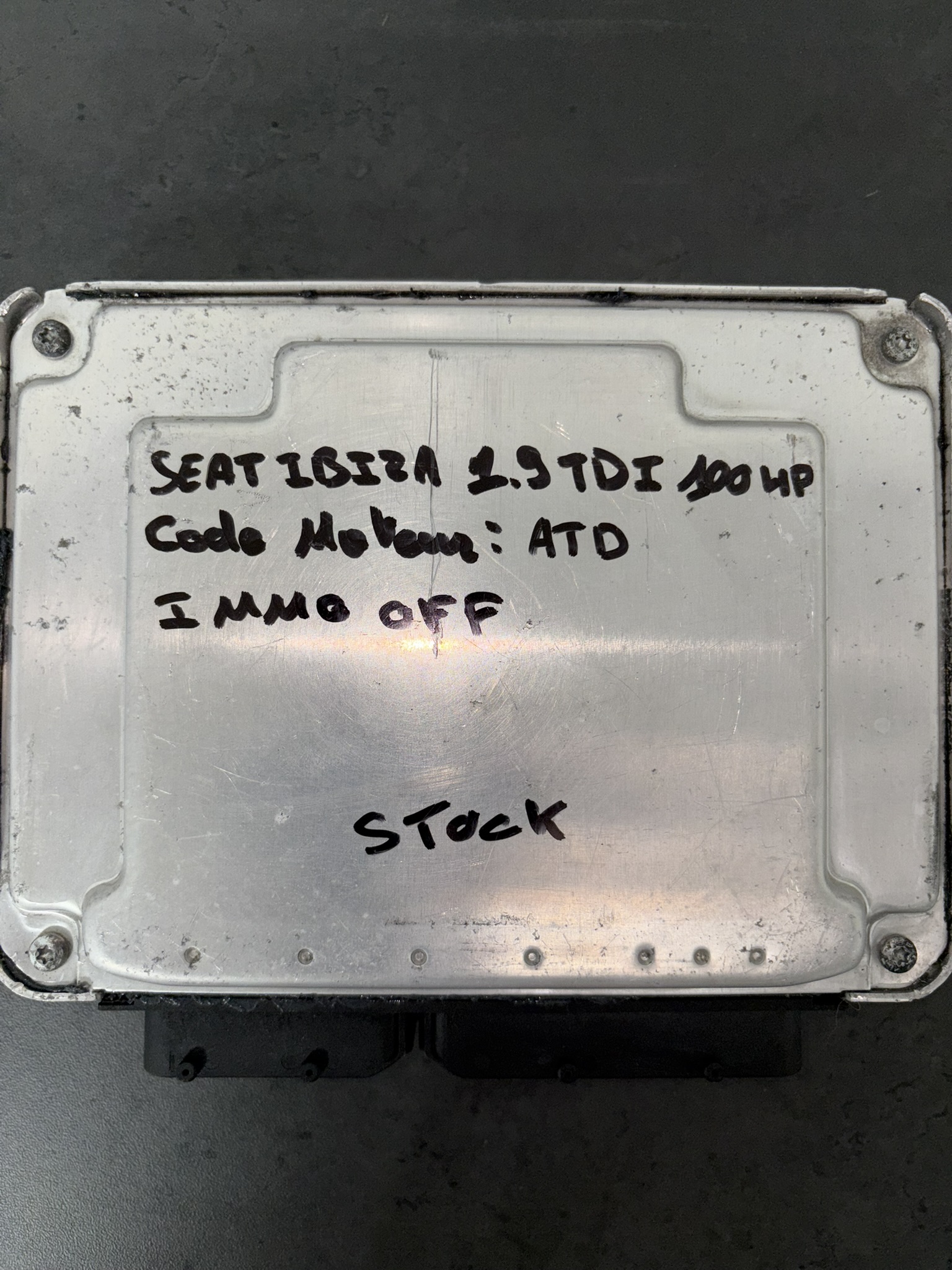 ECU 038906019NE 0281011824 EDC15P+ IMMO OFF