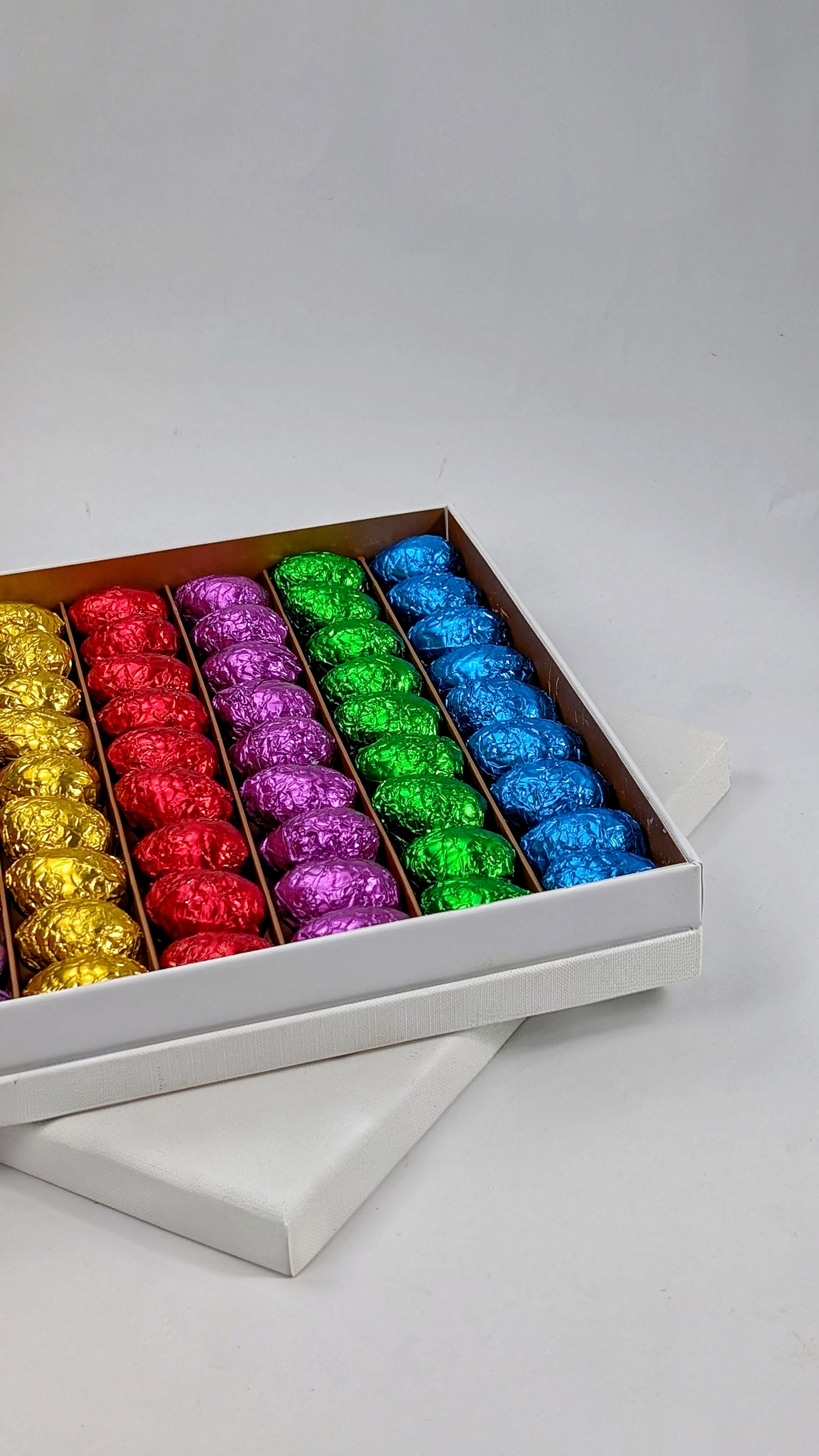 Coffret d’œufs fourrés – 7 saveurs