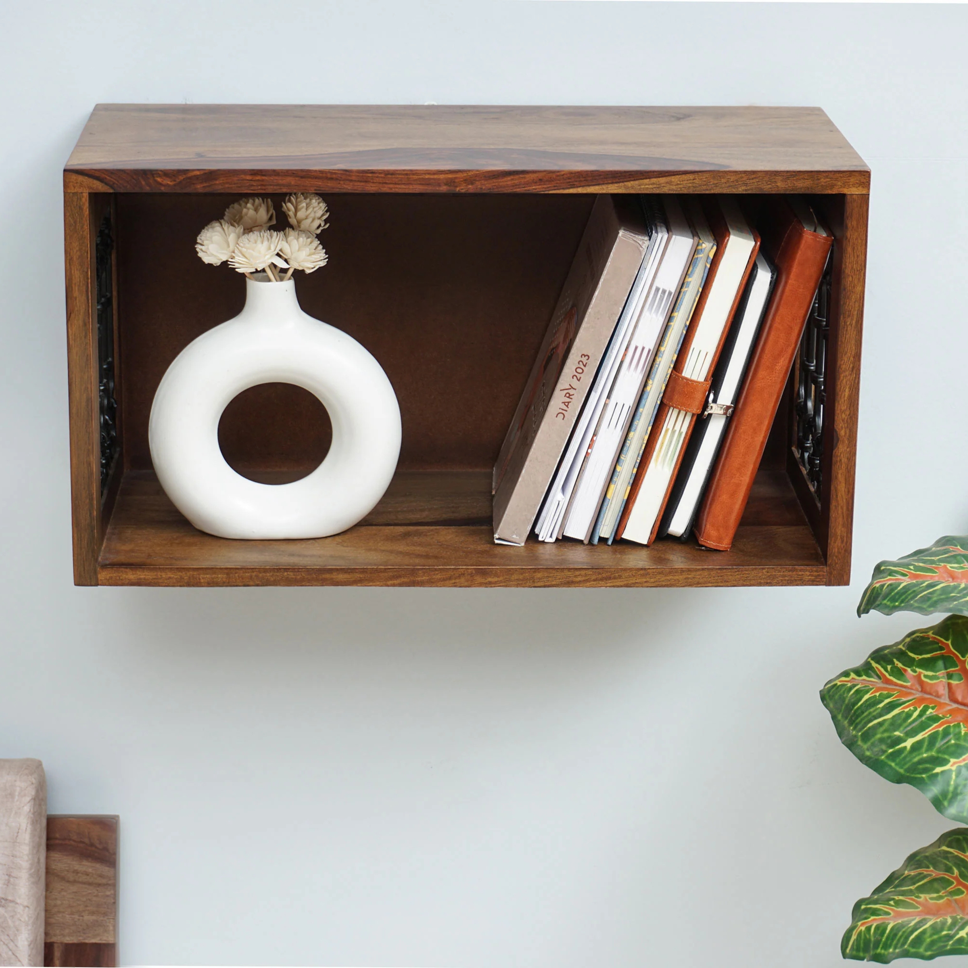 RetroVesta Handcrafted Wooden Shelf