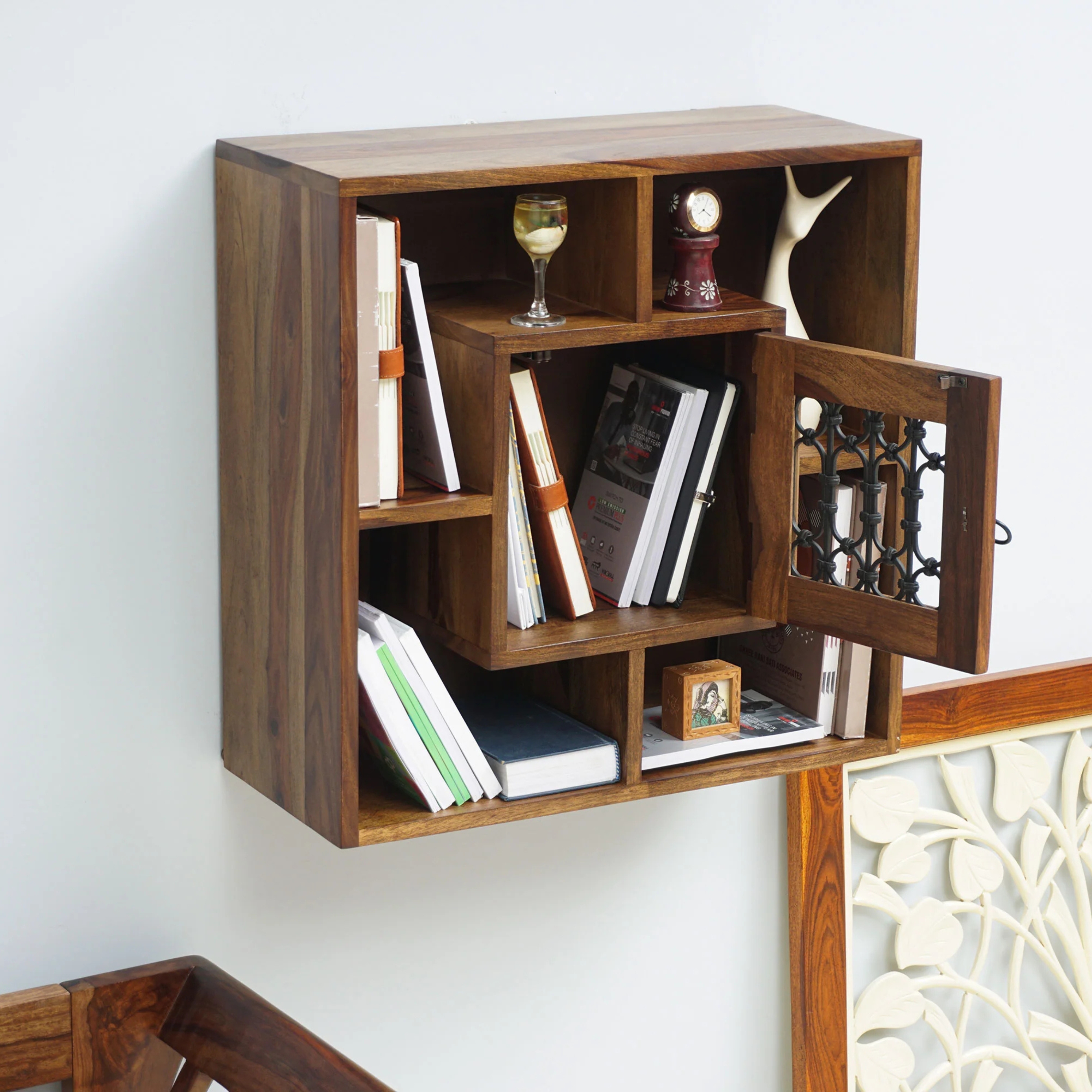 RetroVesta Wooden Wall-Mounted Shelf