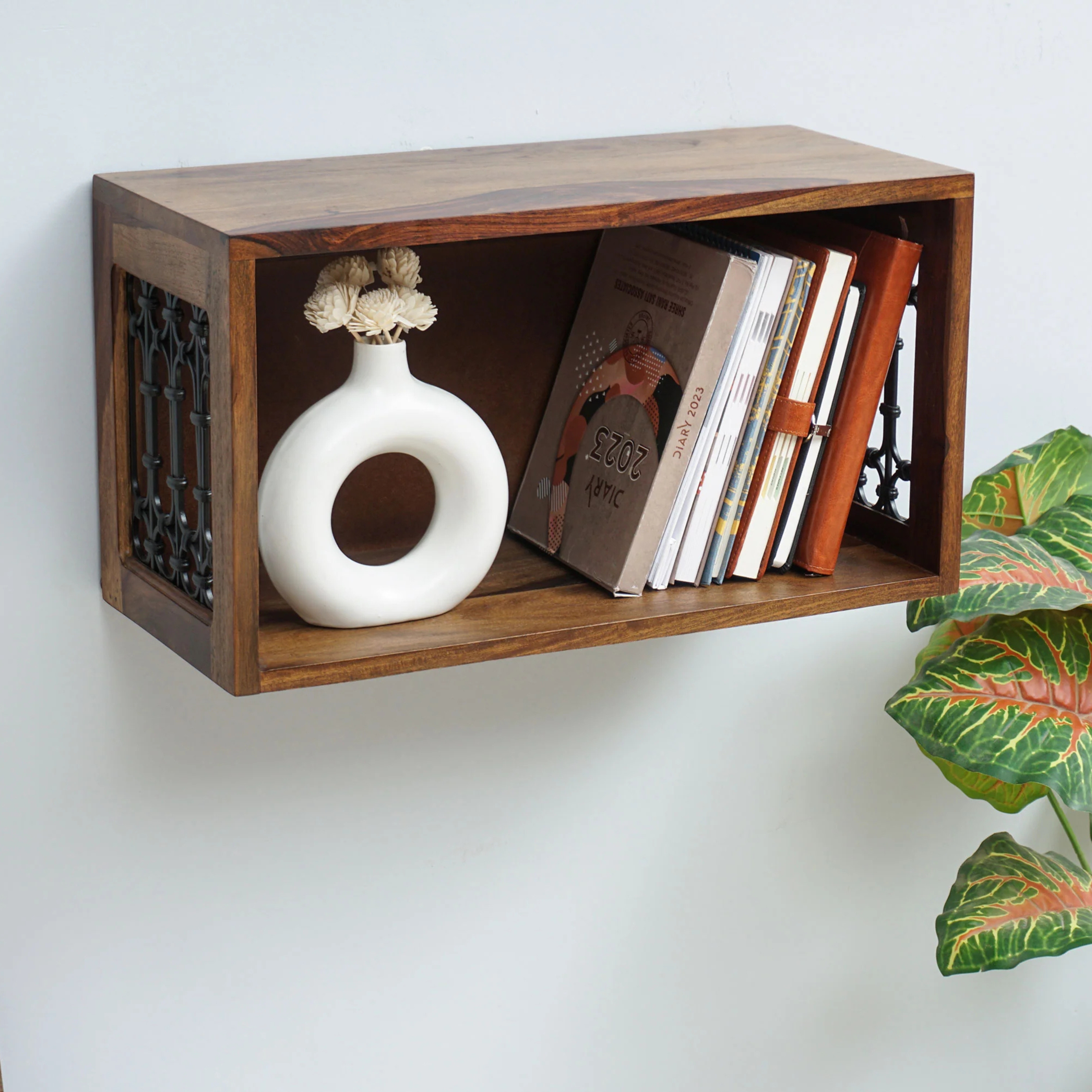 RetroVesta Handcrafted Wooden Shelf