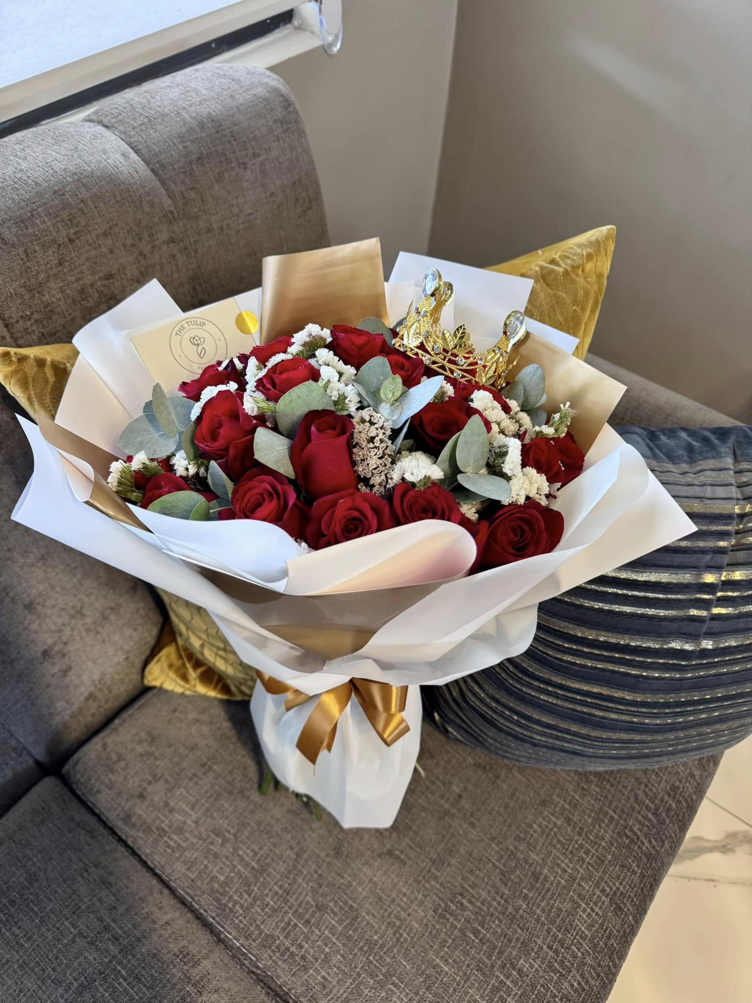 ramo 24 rosas y corona