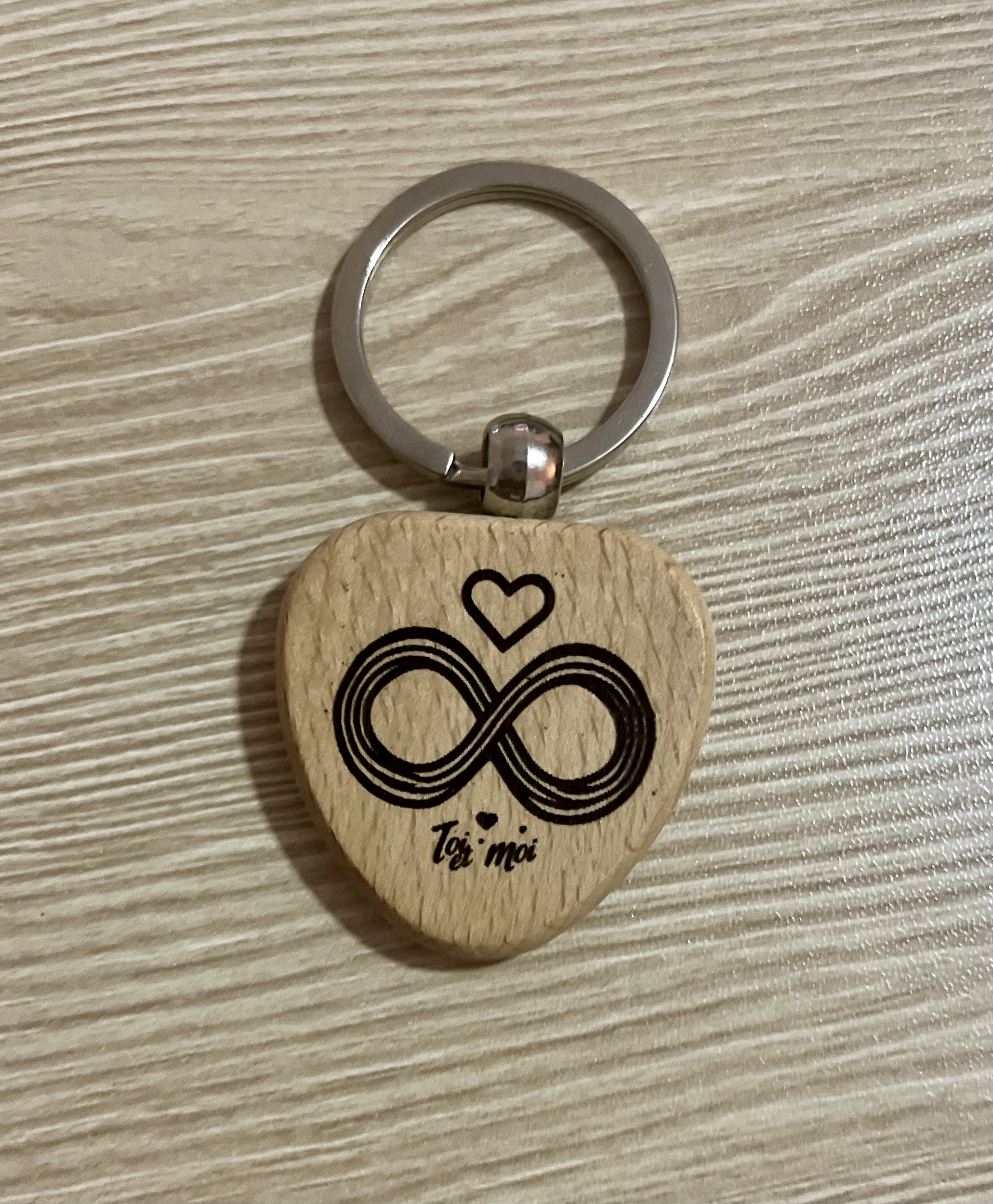 Porte-clé bois Coeur gravé - personnalisable