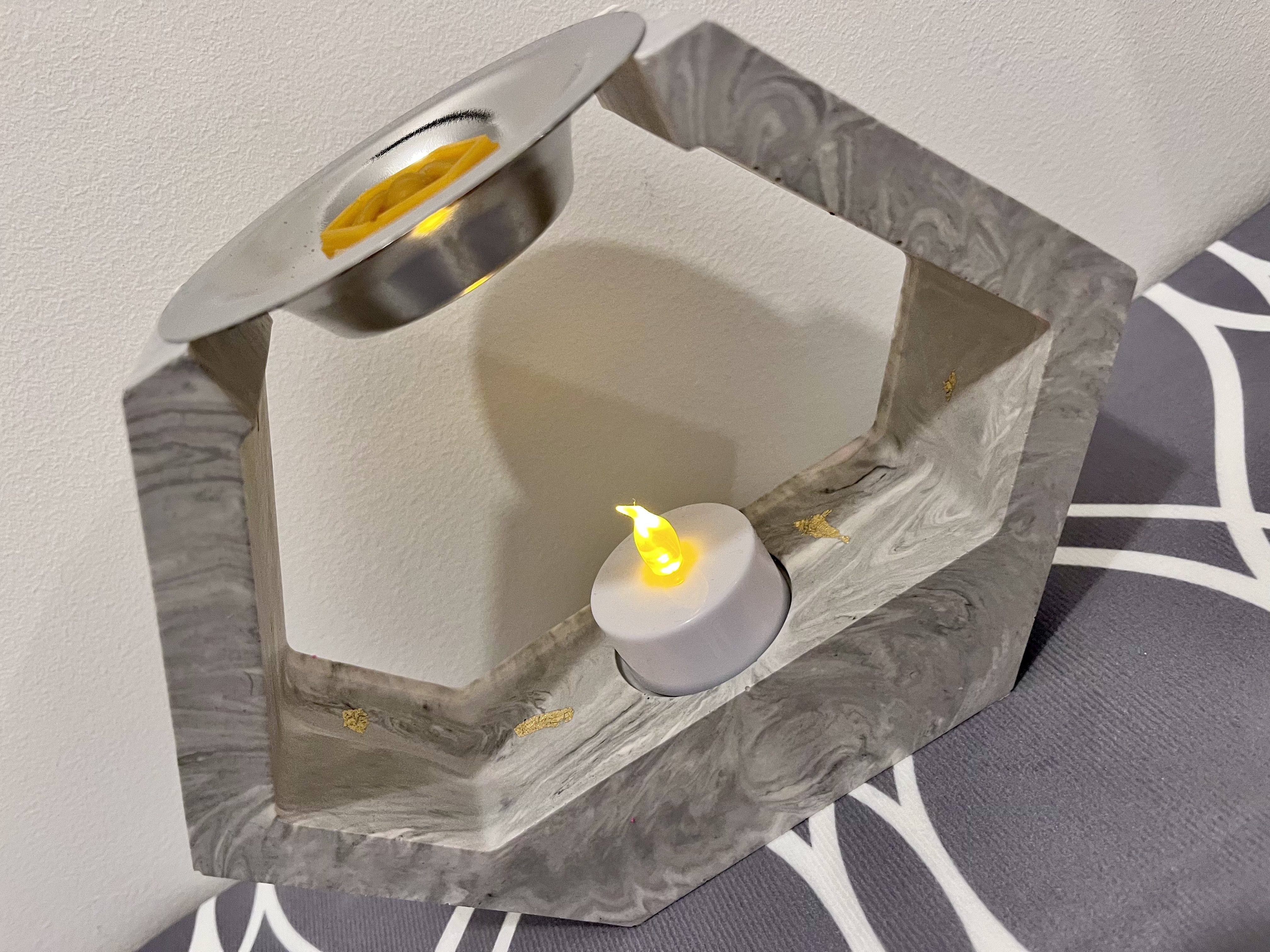 Brûle fondant hexagonal en jesmonite