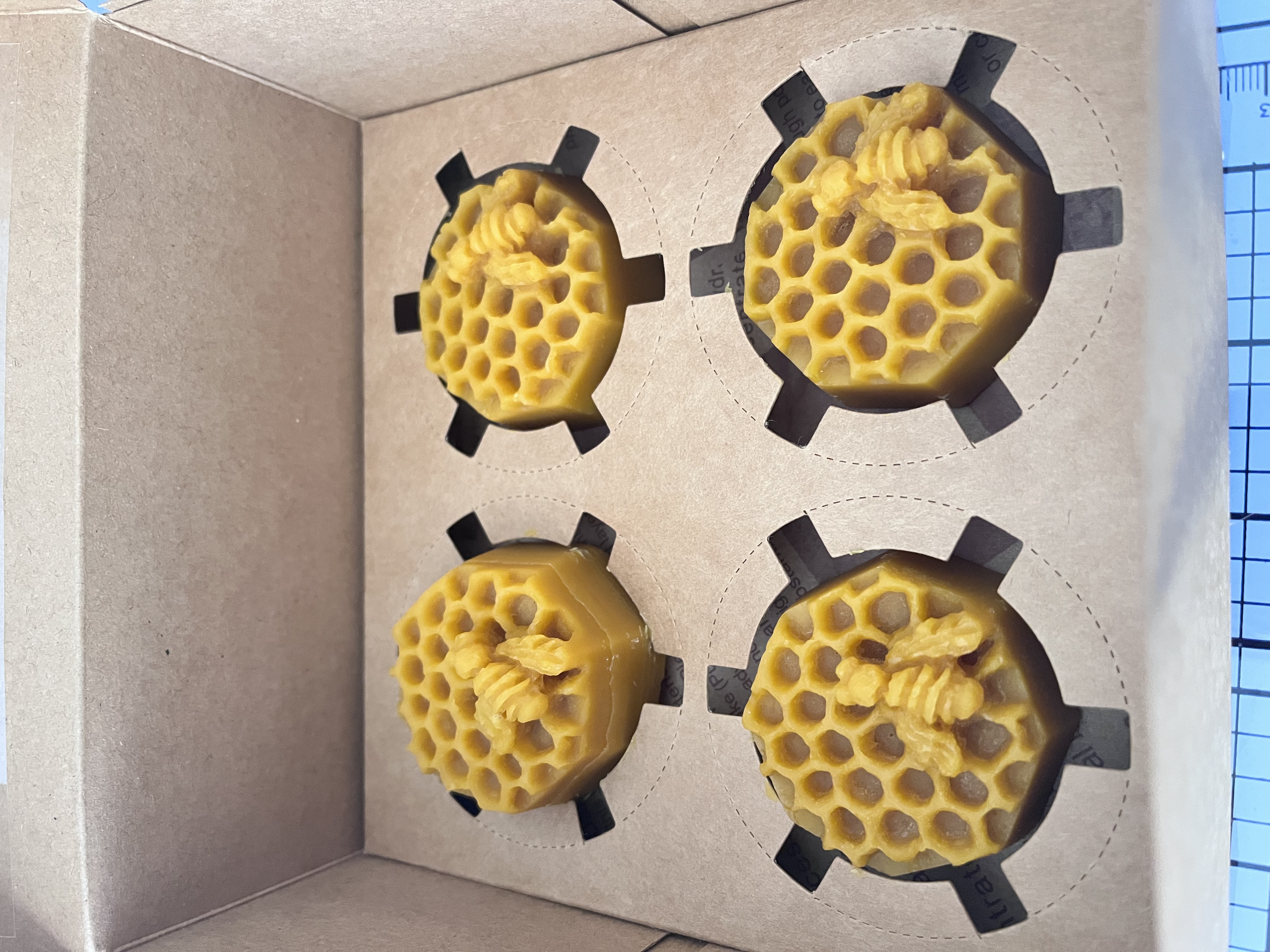 4 Fondants en cire d'abeille Nid Abeille