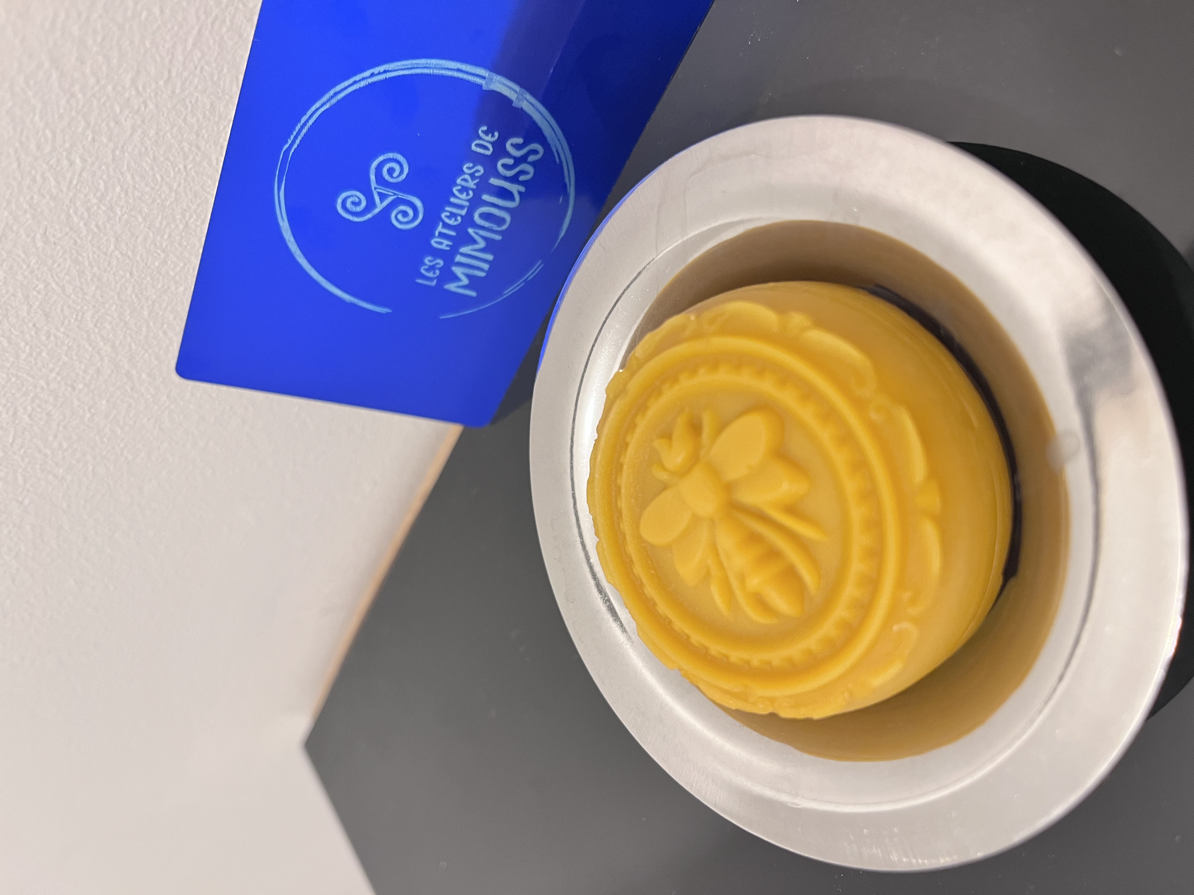 Fondant Rond L cire d'abeille Queen Bee 