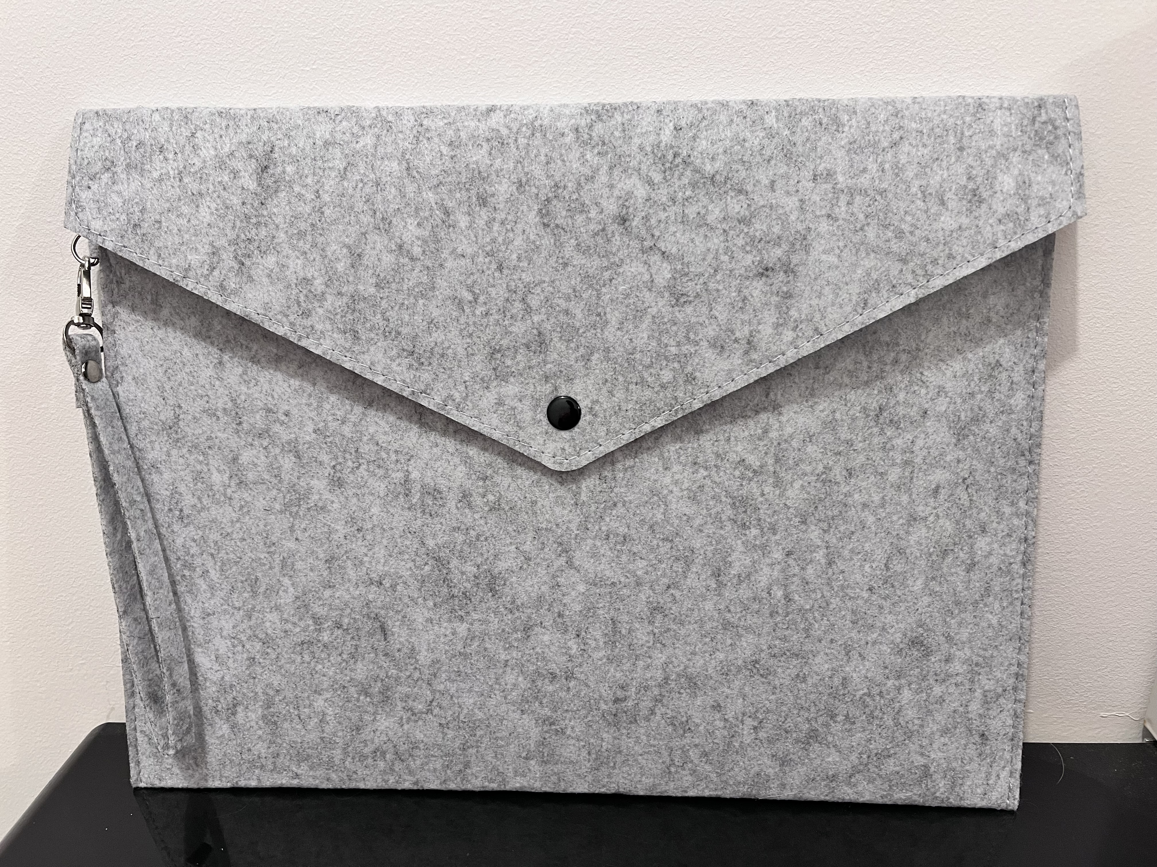 Pochette en feutrine - à personnaliser