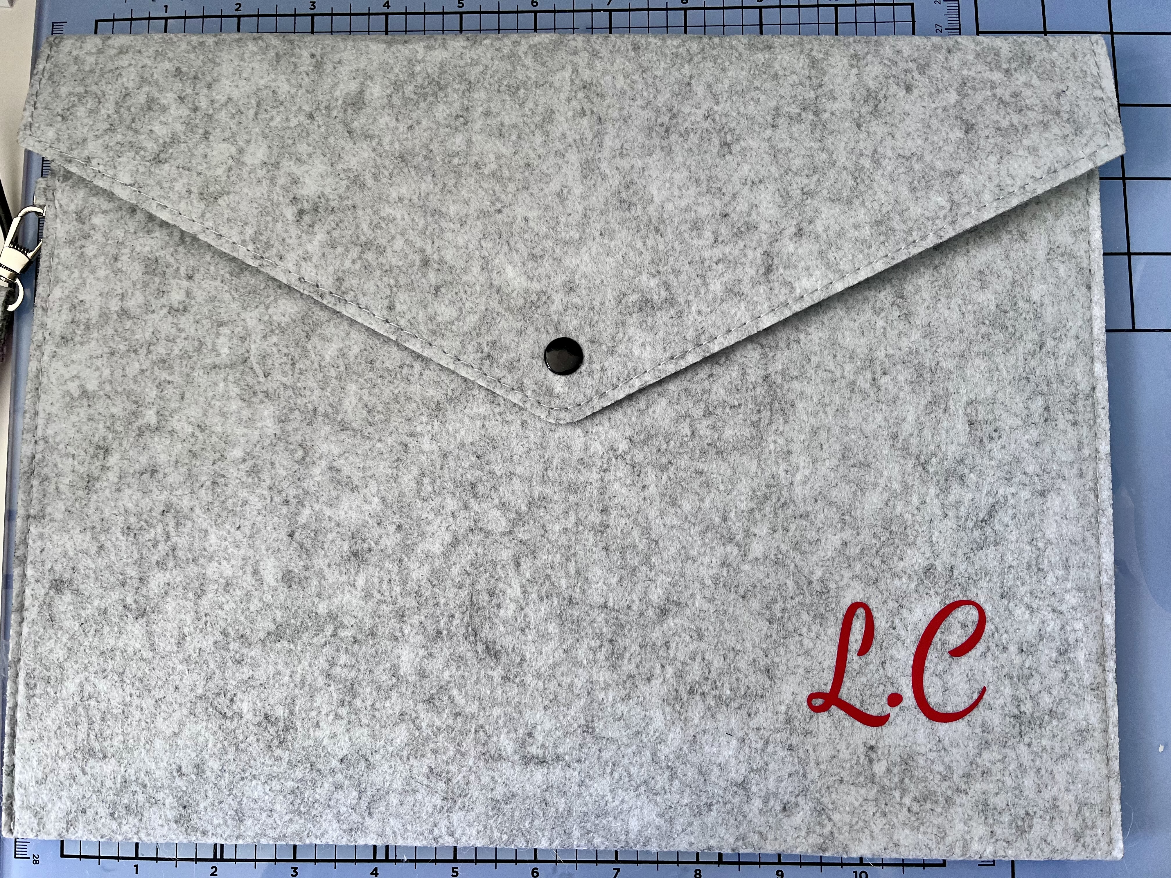 Pochette en feutrine - à personnaliser 