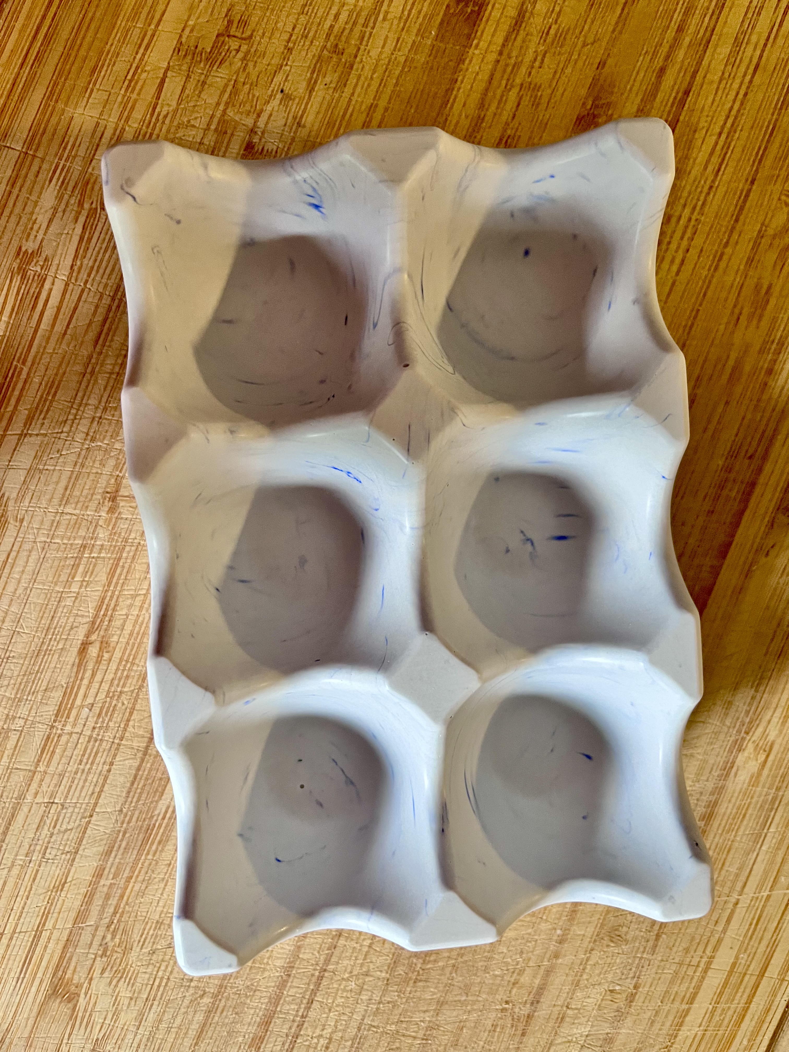 Porte-œufs Jesmonite Blue One 