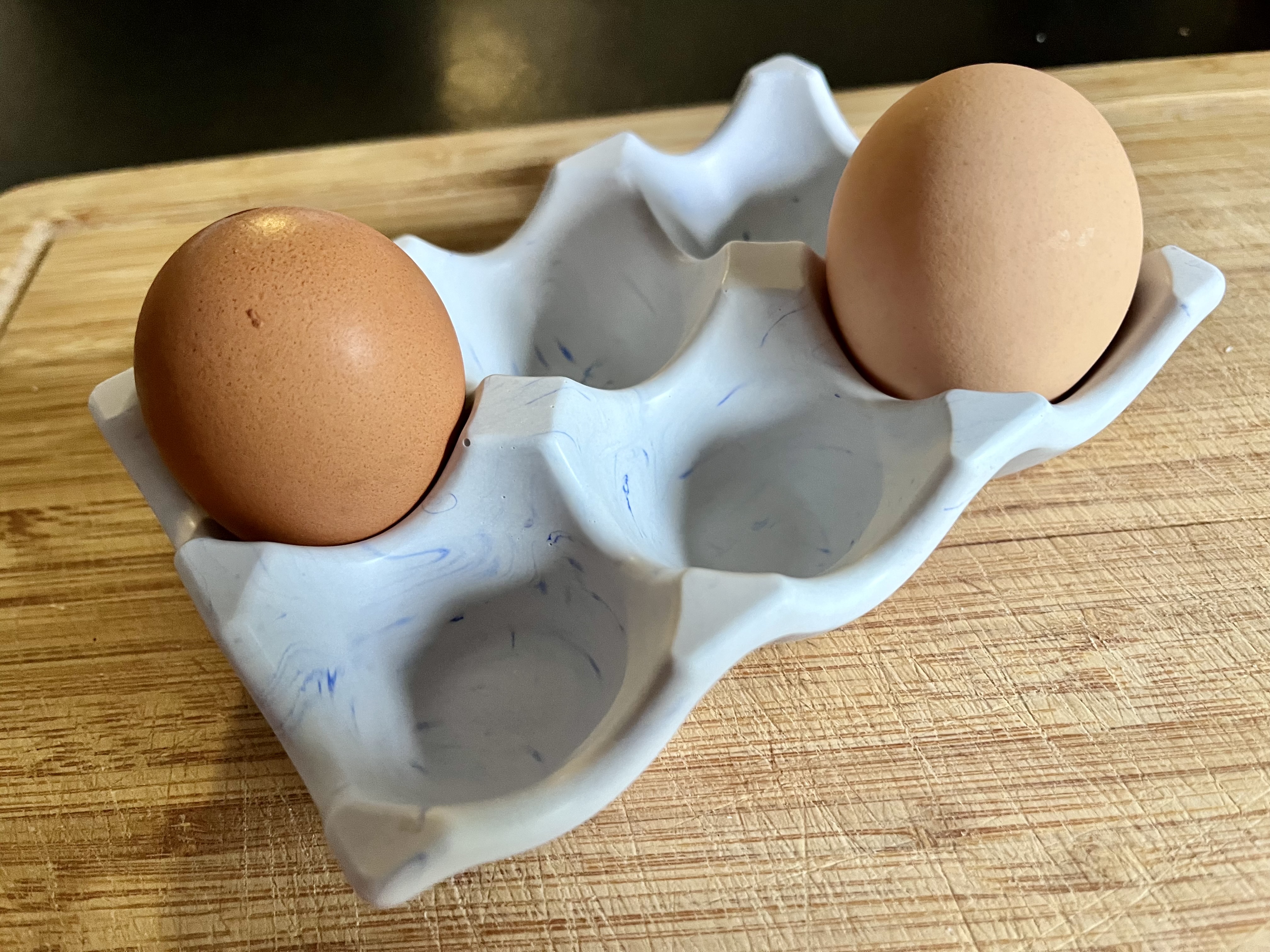 Porte-œufs Jesmonite Blue One 