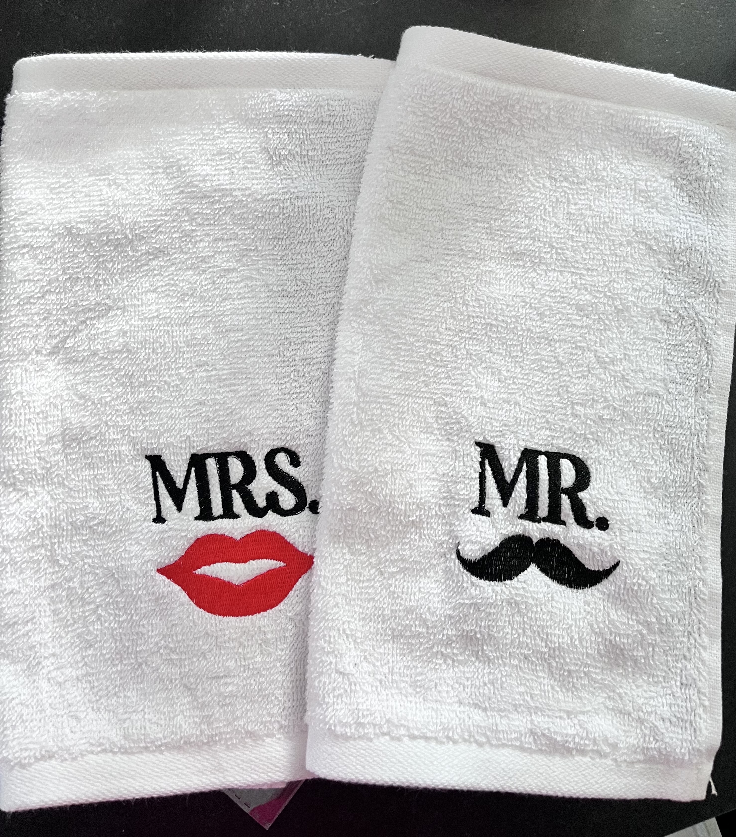 Serviettes invité 'Mr. & Mrs.' personnalisées