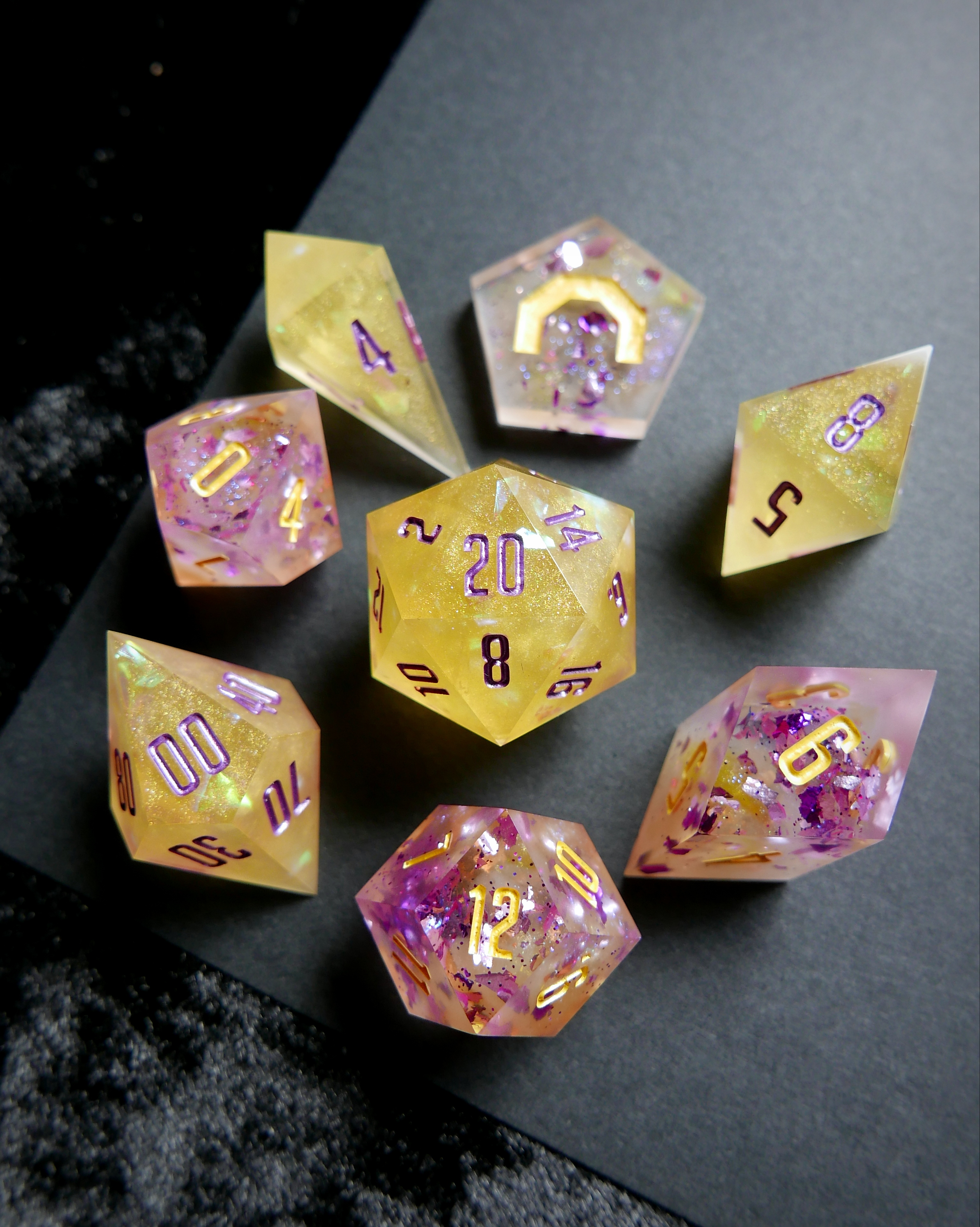 Set de 8 Dés Artisanaux pour Jeu de Rôles