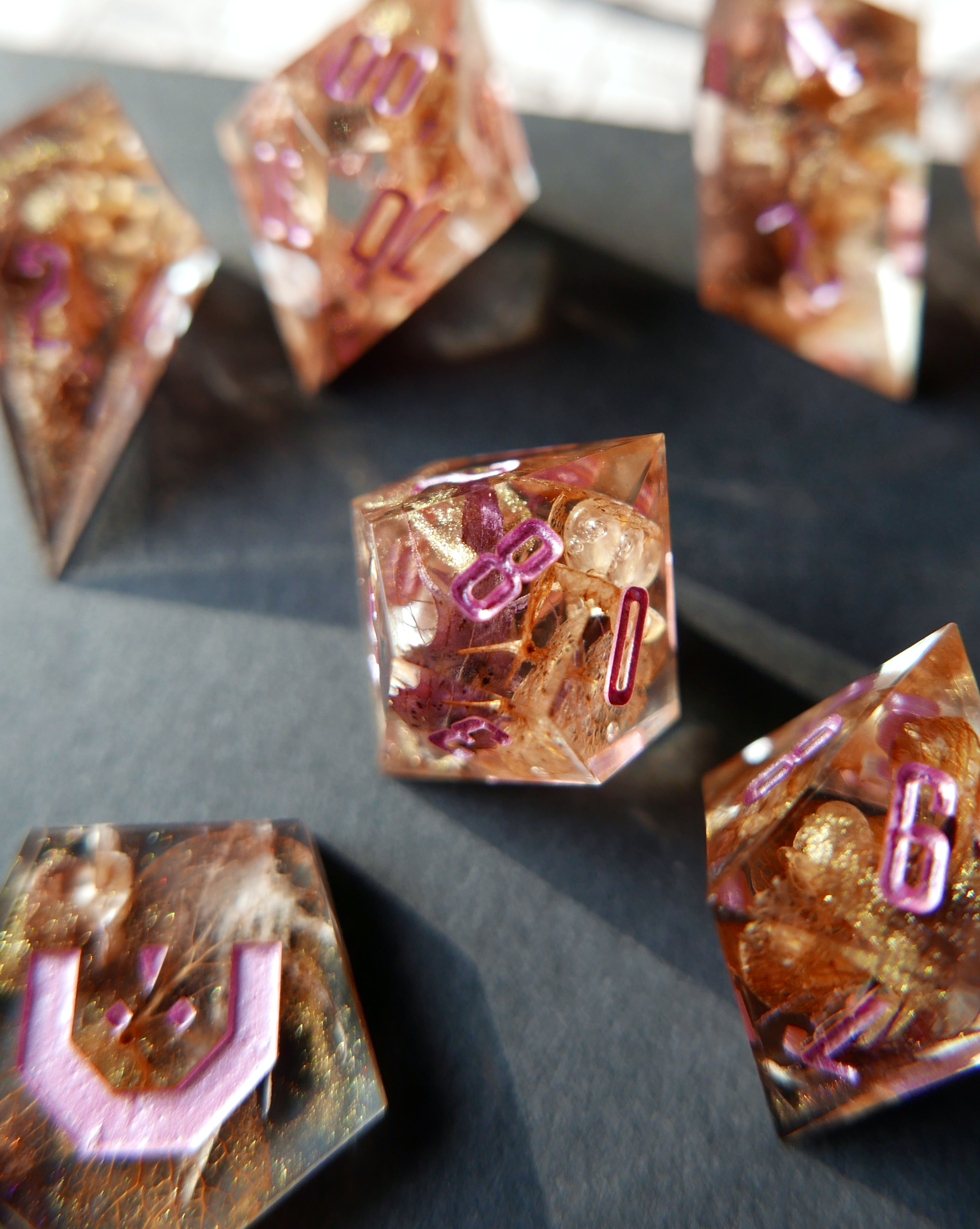 Set de 8 Dés Artisanaux pour Jeu de Rôles