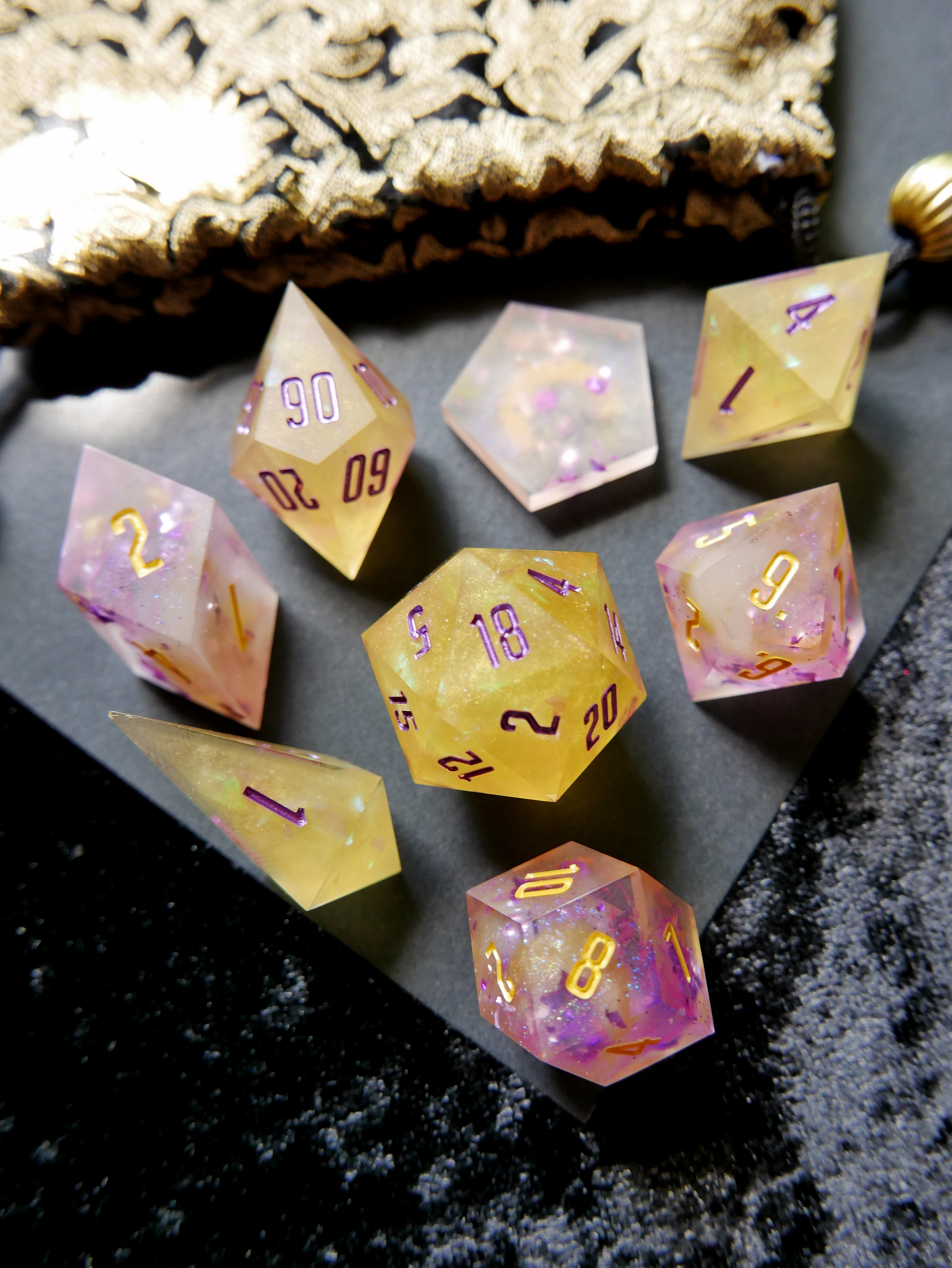 Set de 8 Dés Artisanaux pour Jeu de Rôles