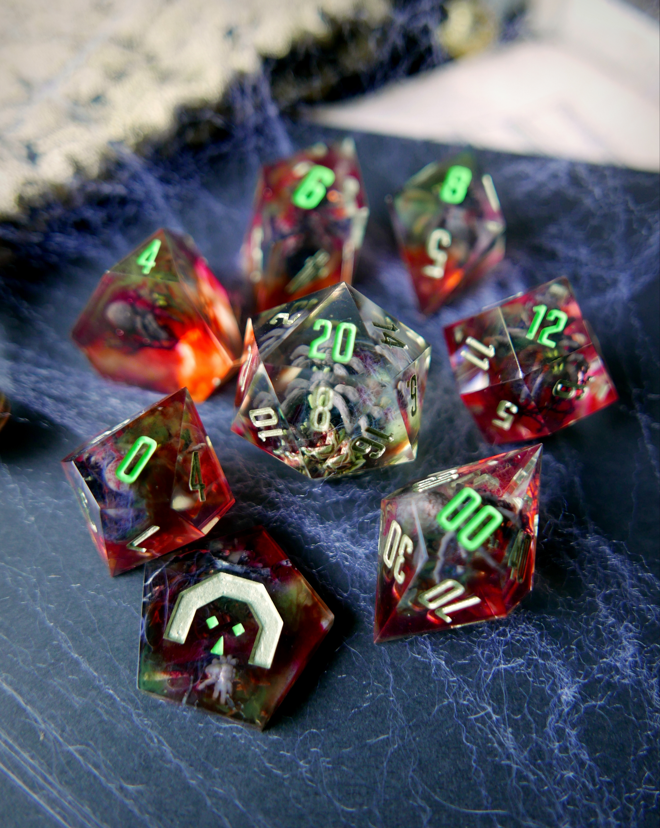 Set de 8 Dés Artisanaux pour Jeu de Rôles