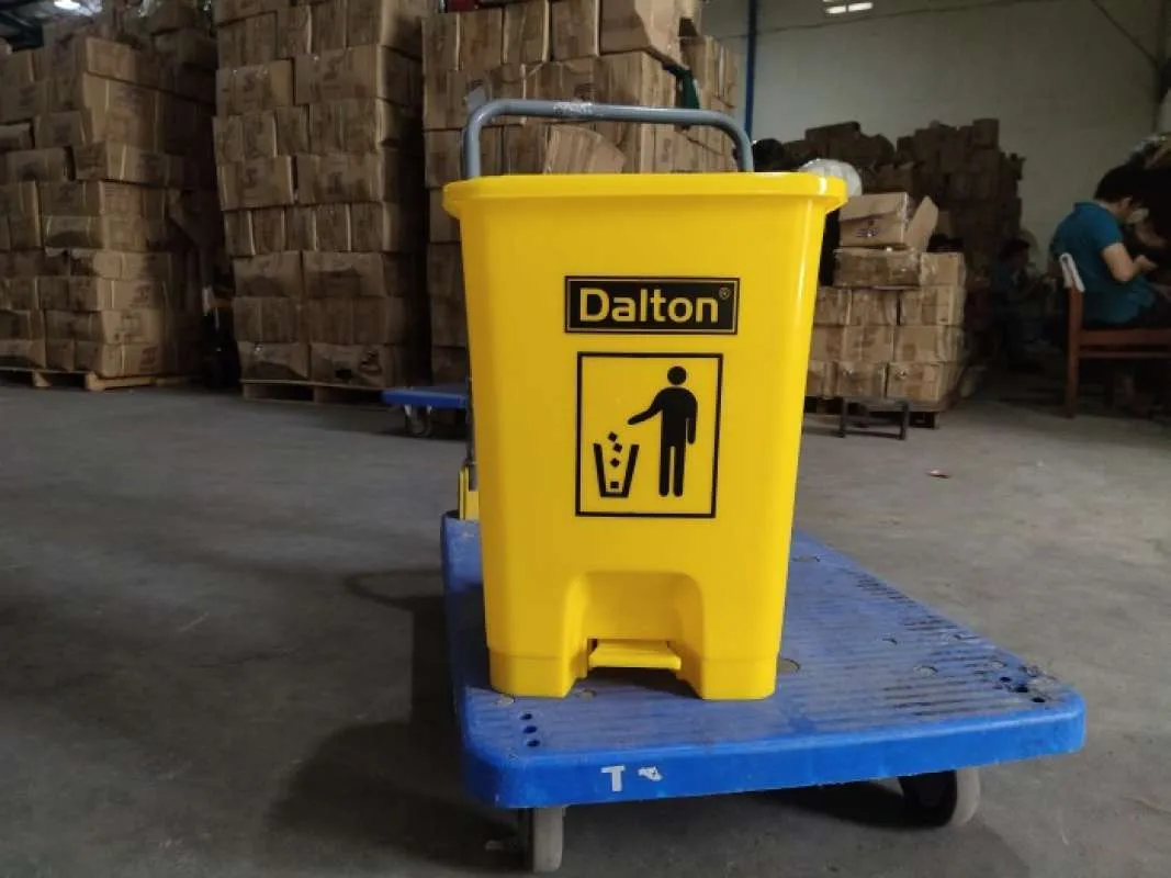 Tempat Sampah Dalton 25 Liter Pedal