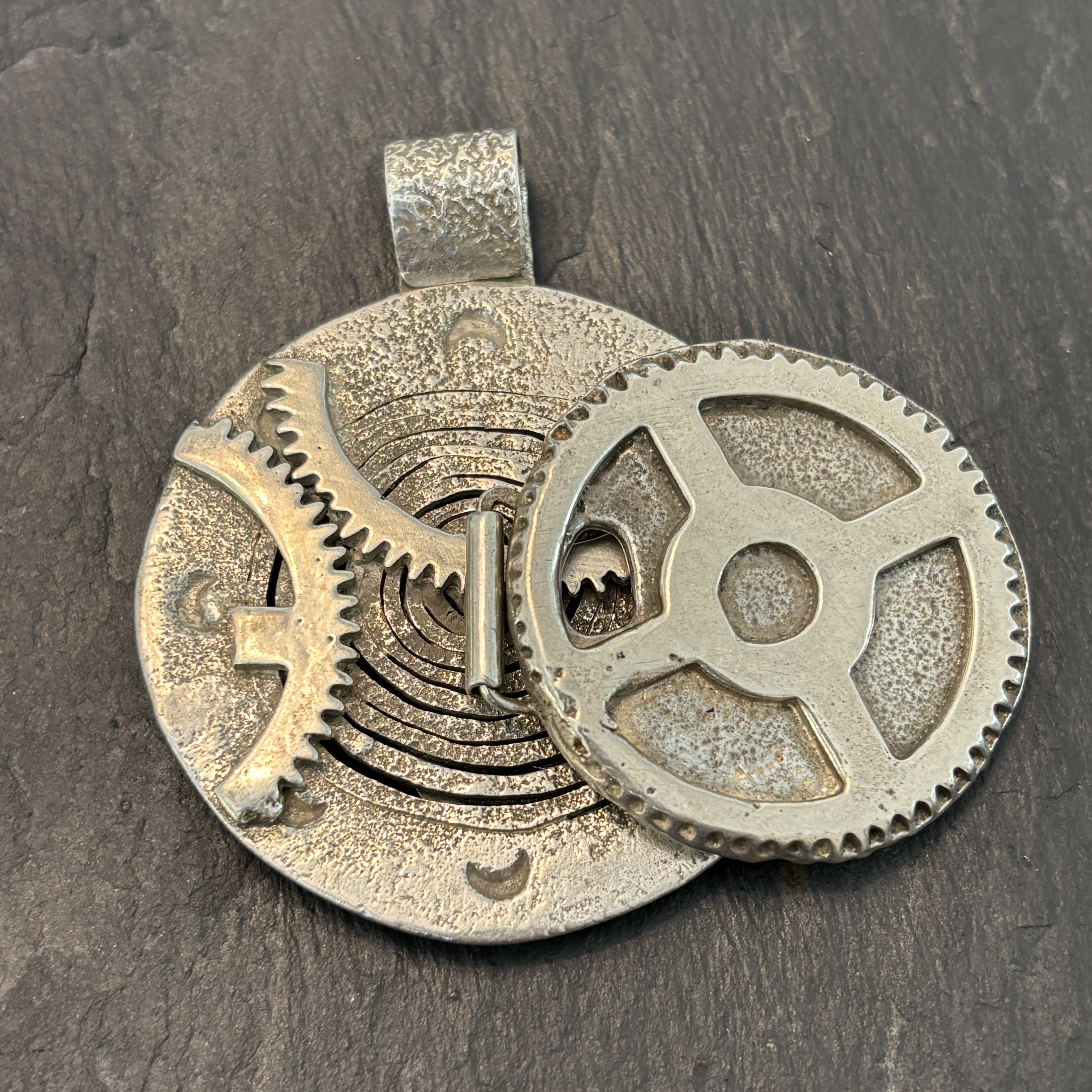 Robert Mac Eustace Jones, Zuni Mechanical Phases of the Moon Sterling Pendant 