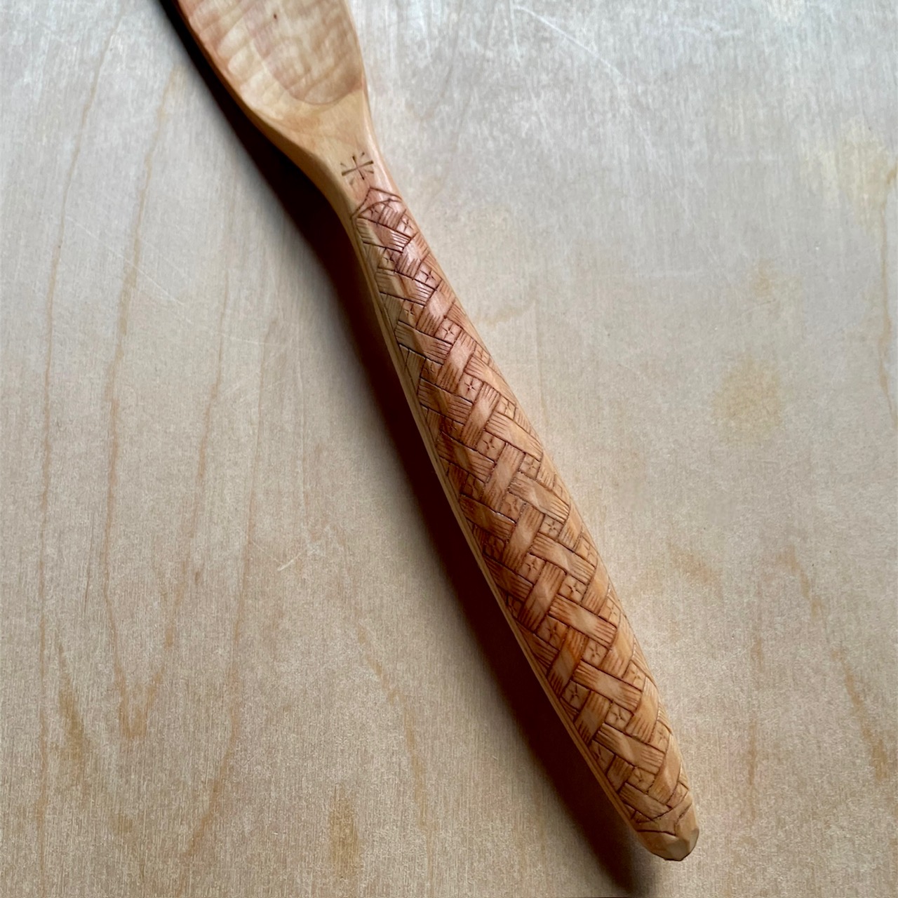 12" Maple spurtle with kolrosing