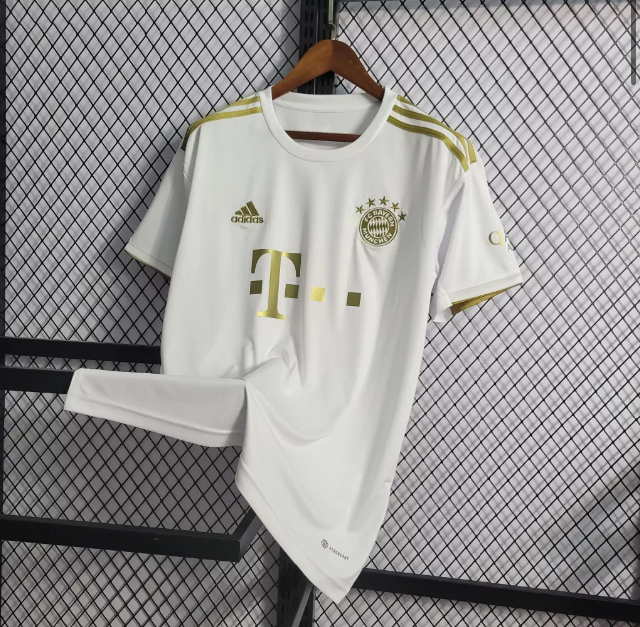 2022/23 Bayern Munich Away Shirt - White/Gold