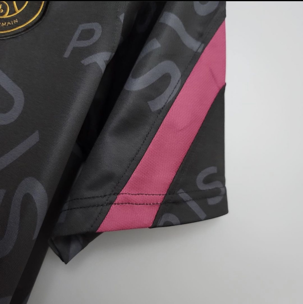 2020/21 PSG x Jordan Pre-Match Shirt - Black/Gold