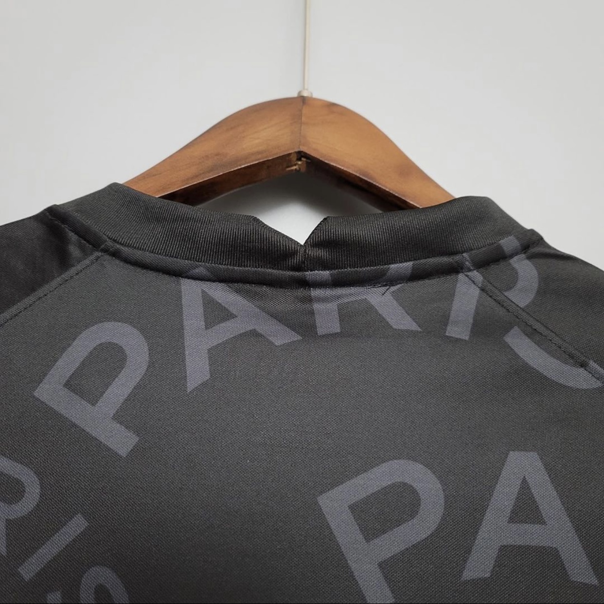2020/21 PSG x Jordan Pre-Match Shirt - Black/Gold