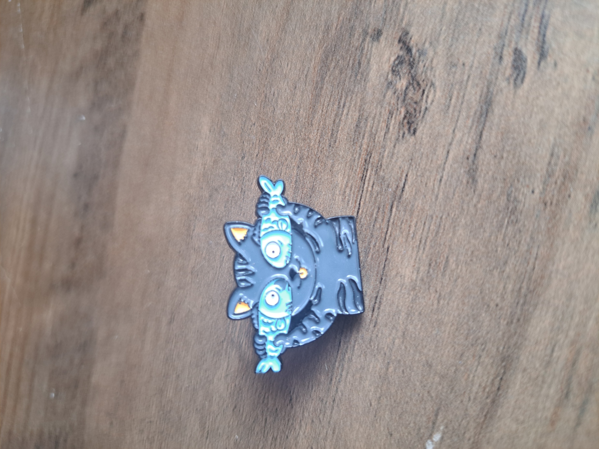 Fish Eyes Cat Pin