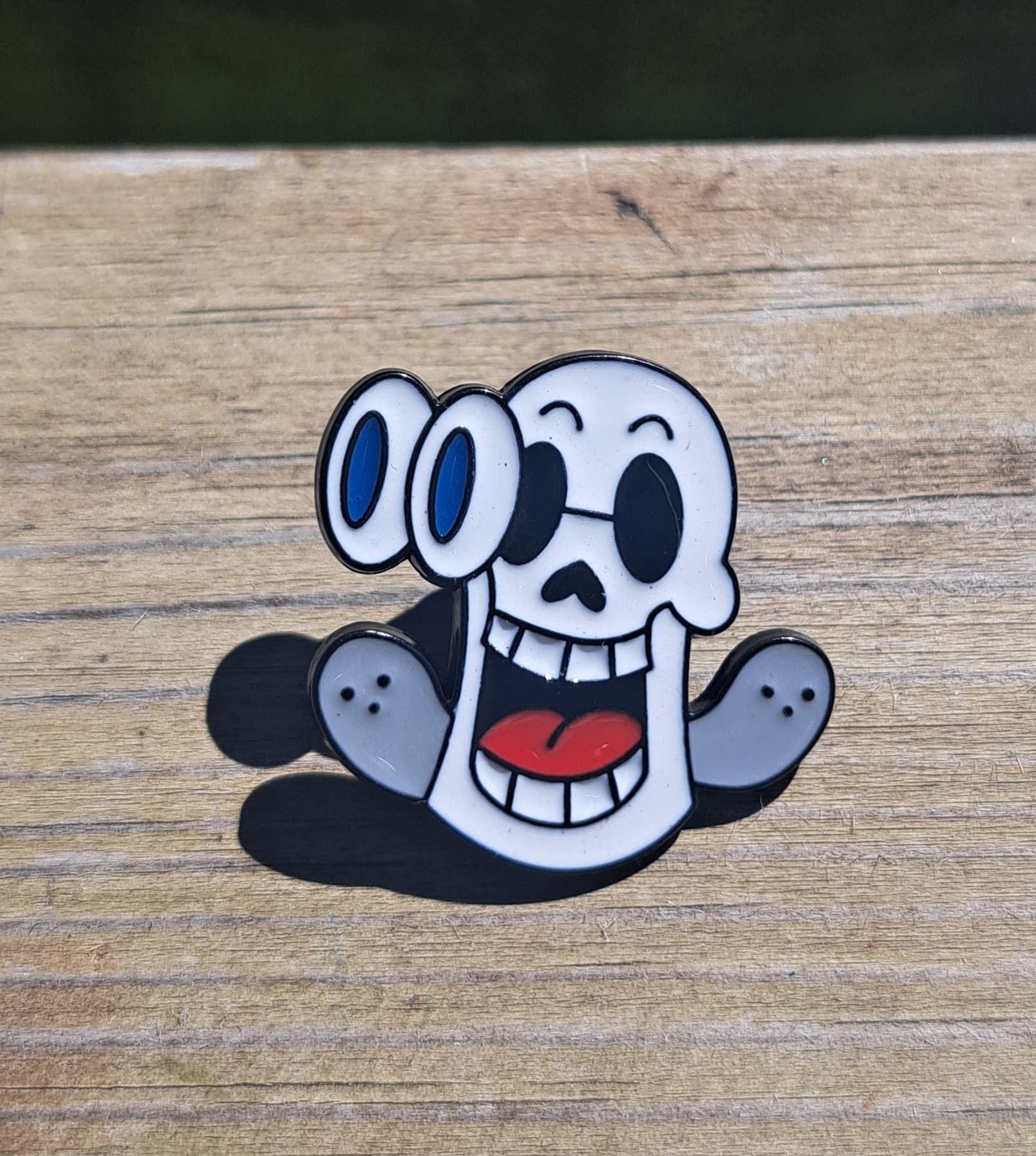 Popping Eye Skull Pin