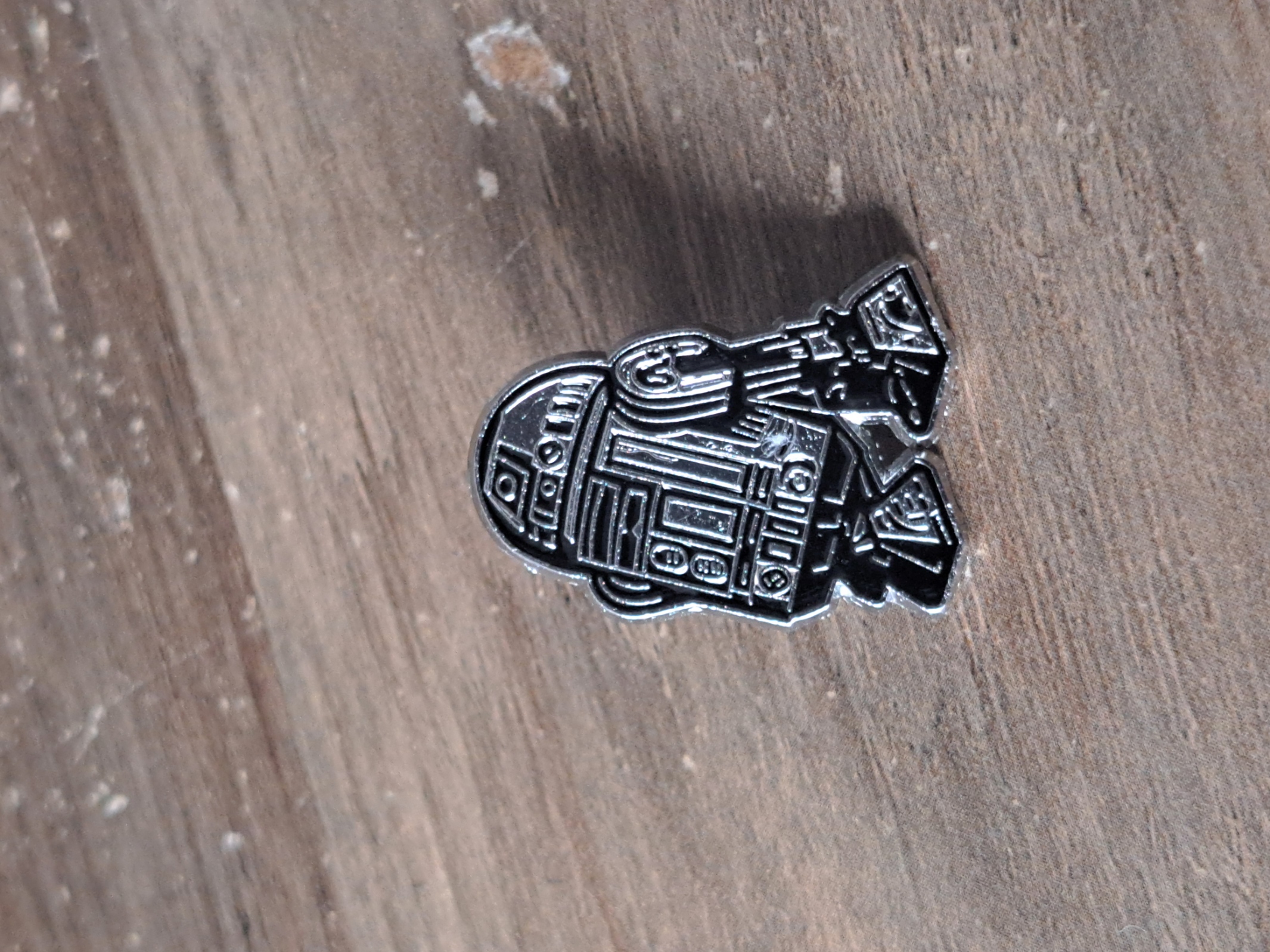 R2 D2 Pin