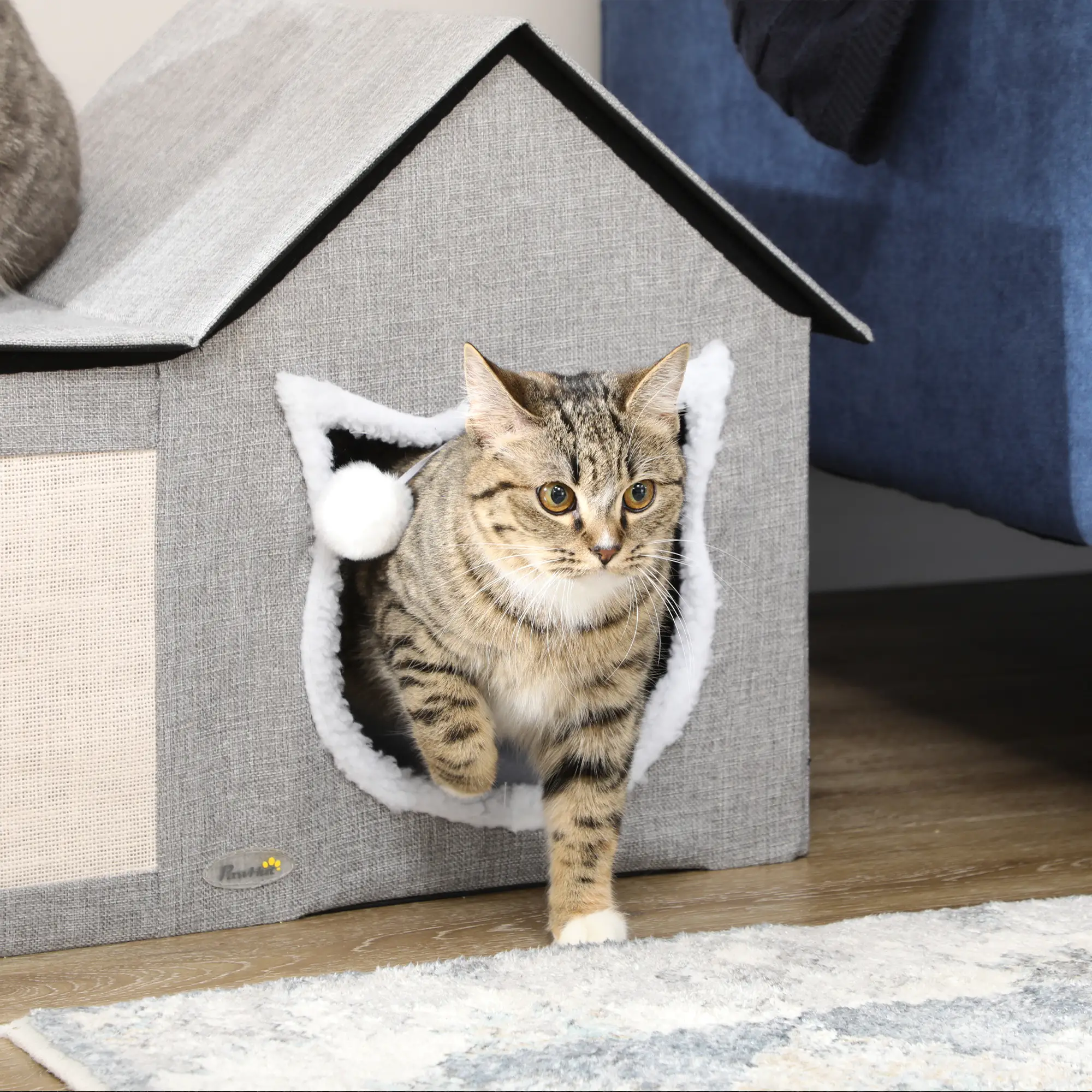Katzenhaus mit Kratzfläche, inkl. Spielball, Katzenhöhle, 65 cm x 41 cm x 45.5H cm, Braun + Weiss + Beige
