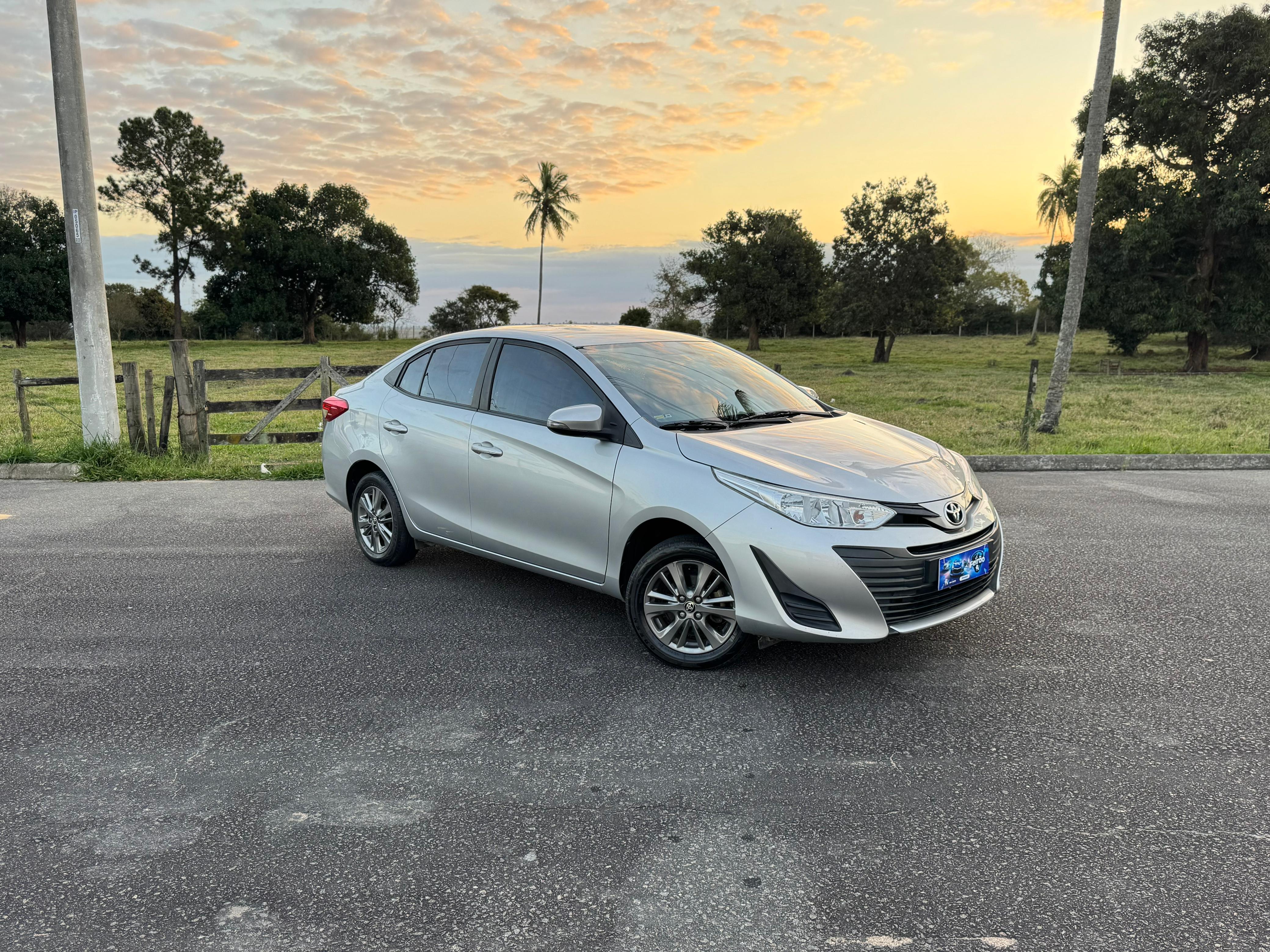 Yaris Sedan XLS 