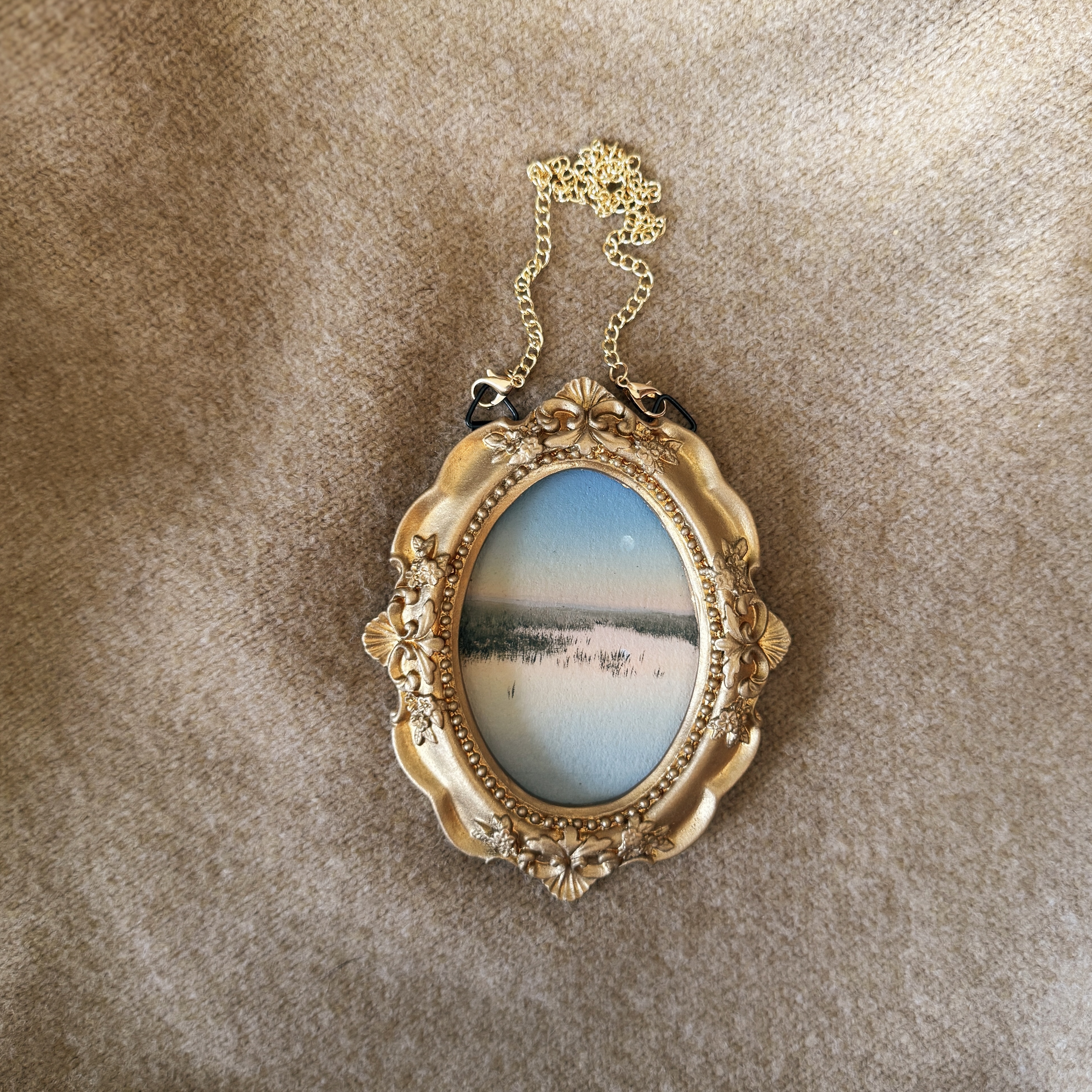 Where the light lingers 