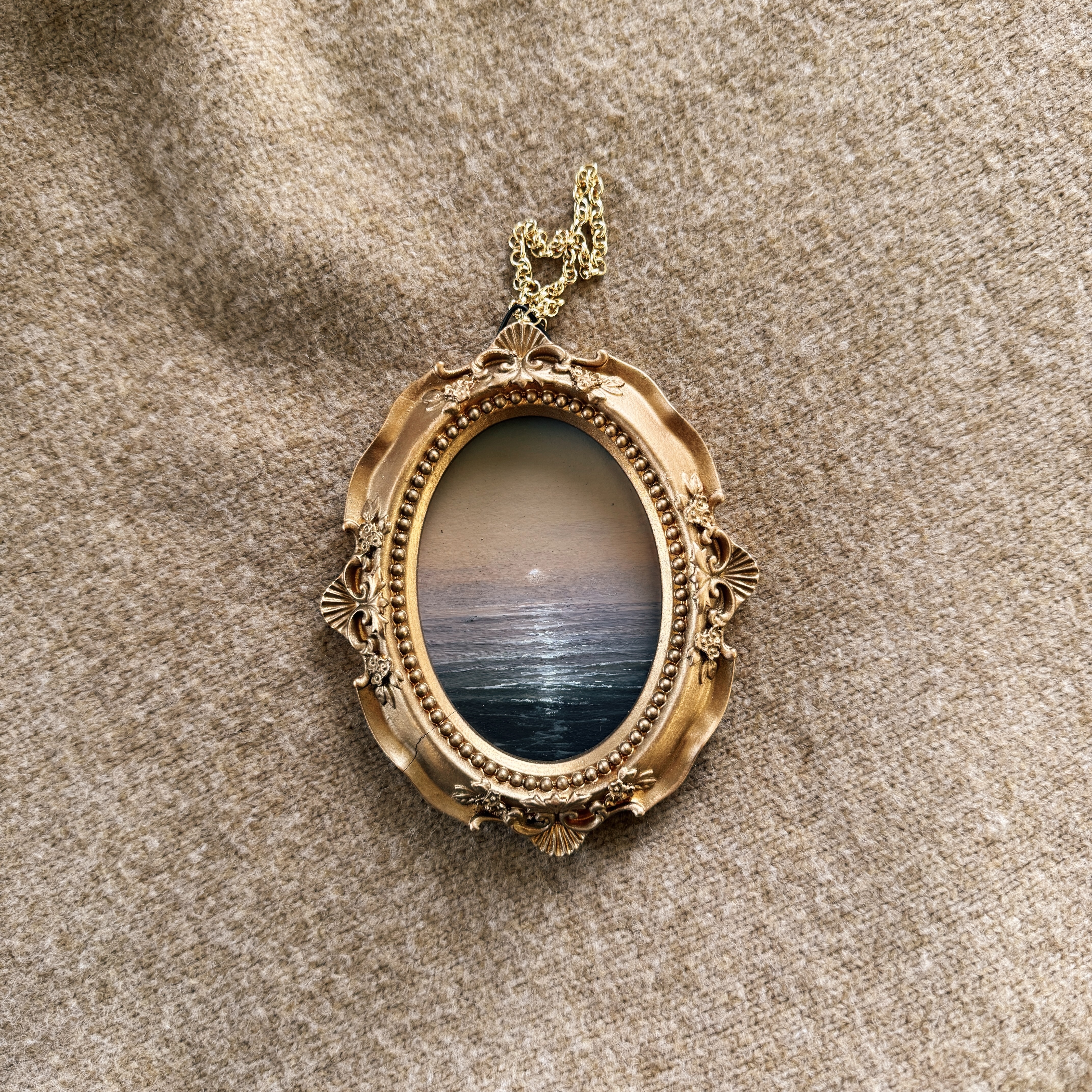 Sunlight slipping away 