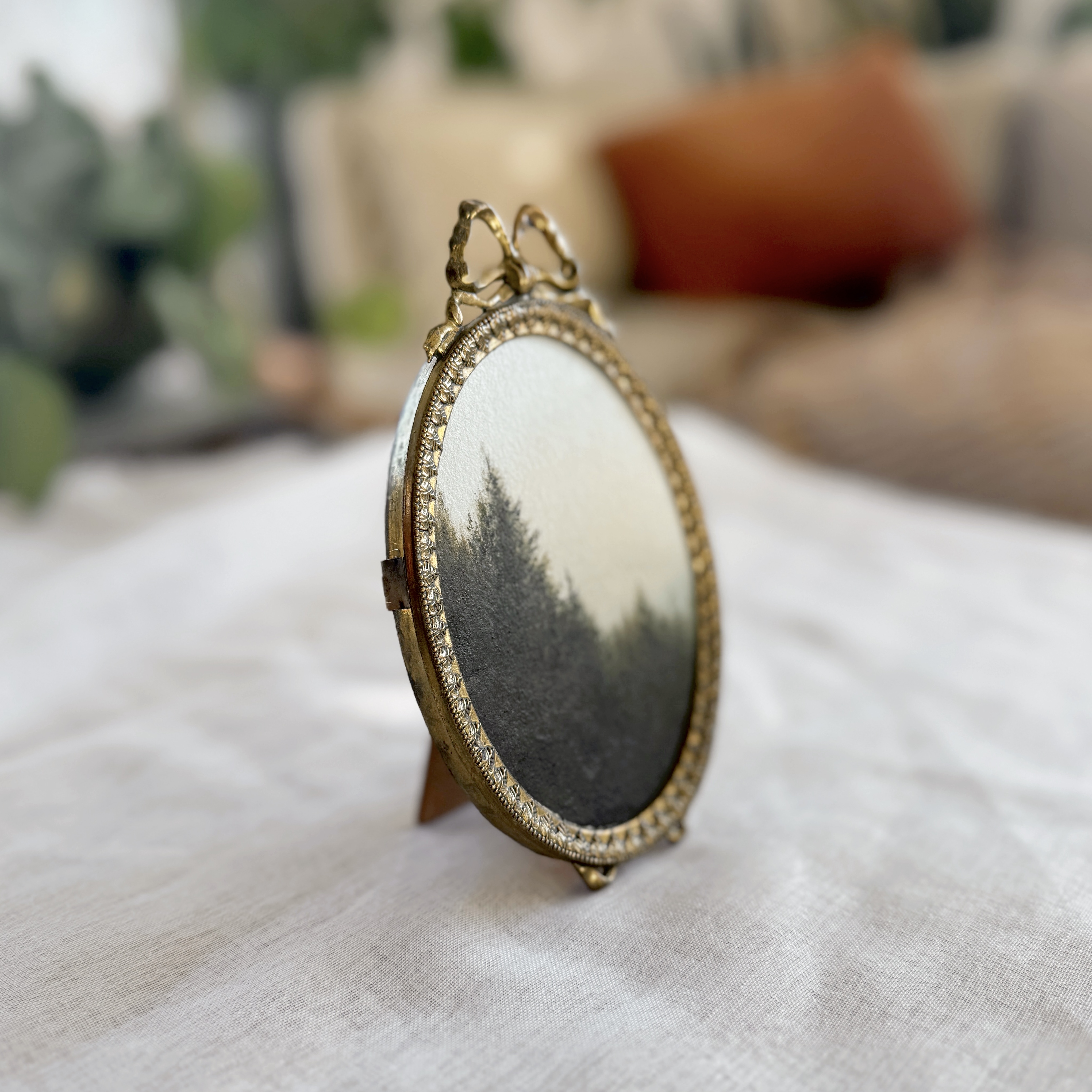 Familiar silhouettes 